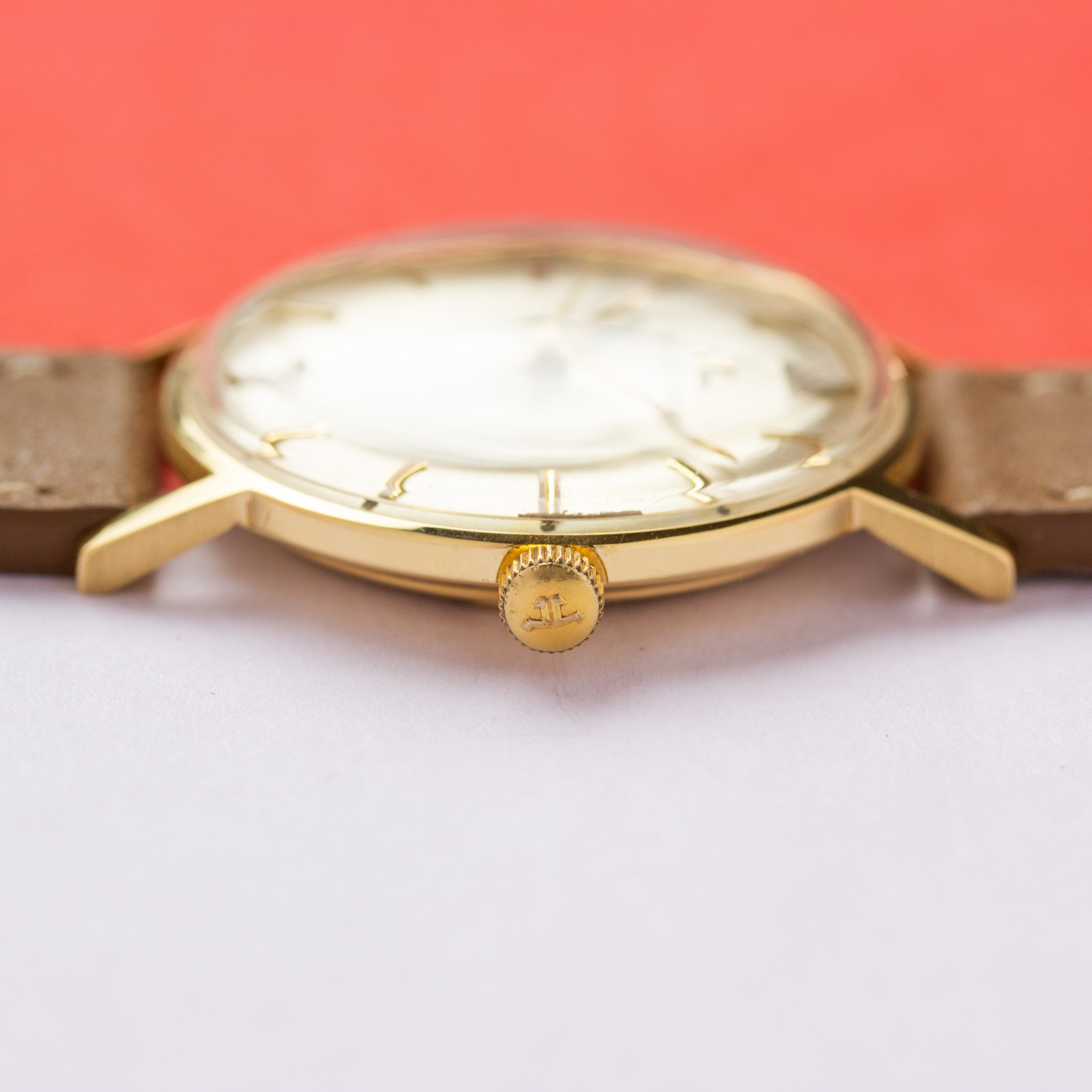 Vue de Jaeger LeCoultre Dress centre seconds 18K Rare monobloc Réf 21002