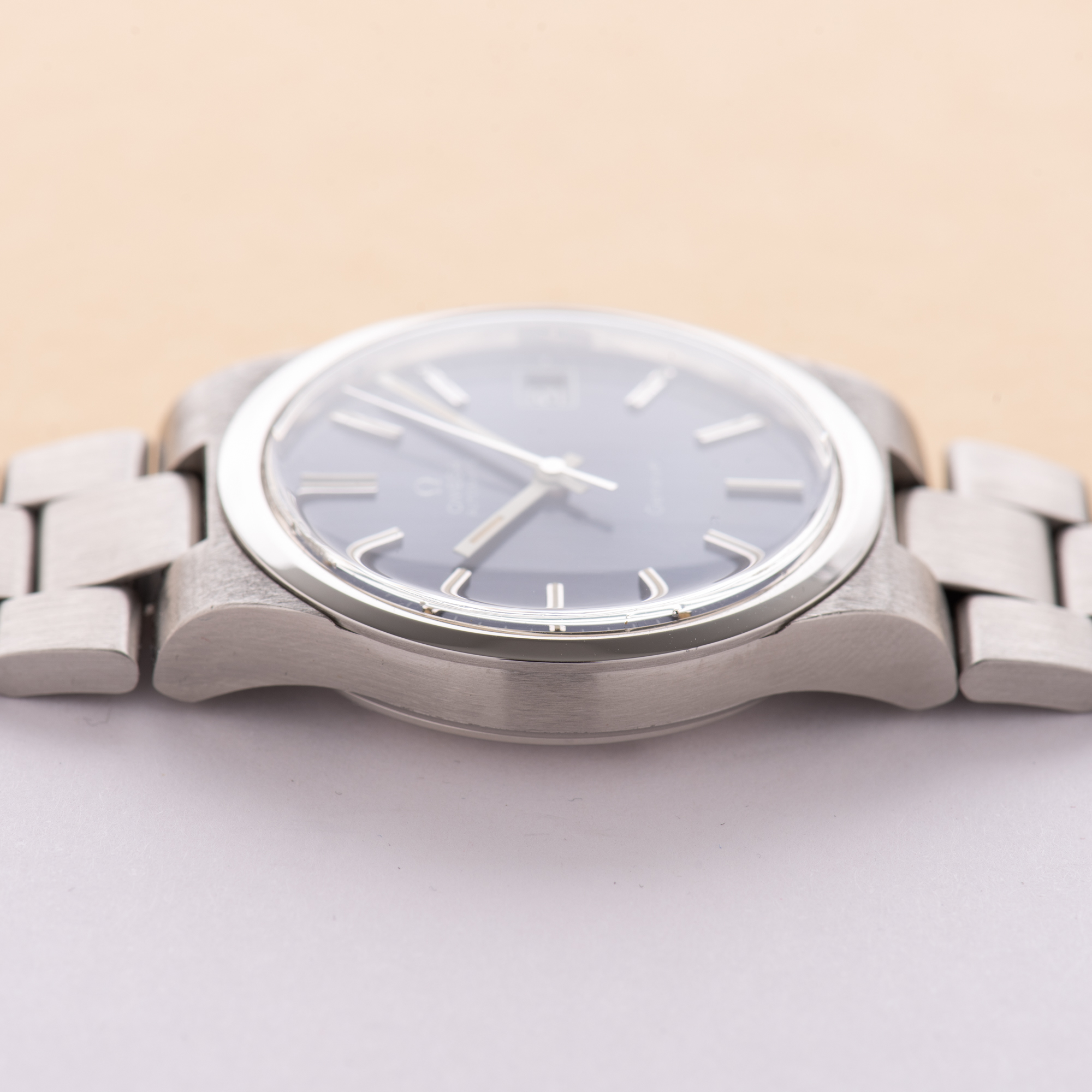 Zicht op Omega Geneva Automatic Date Blue Ref 366.0832 Jaar 1973