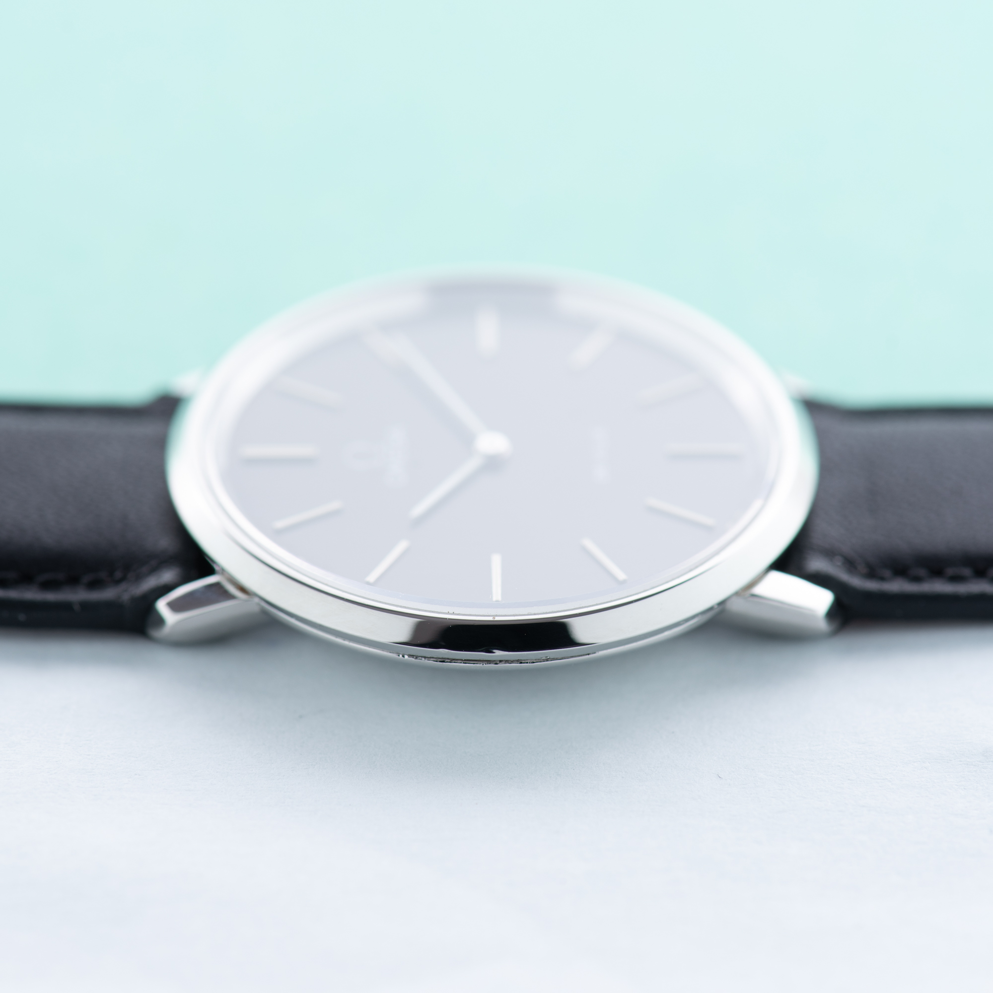 Zicht op Omega De Ville Dress Watch Grey Dial Steel Ref 111.0107