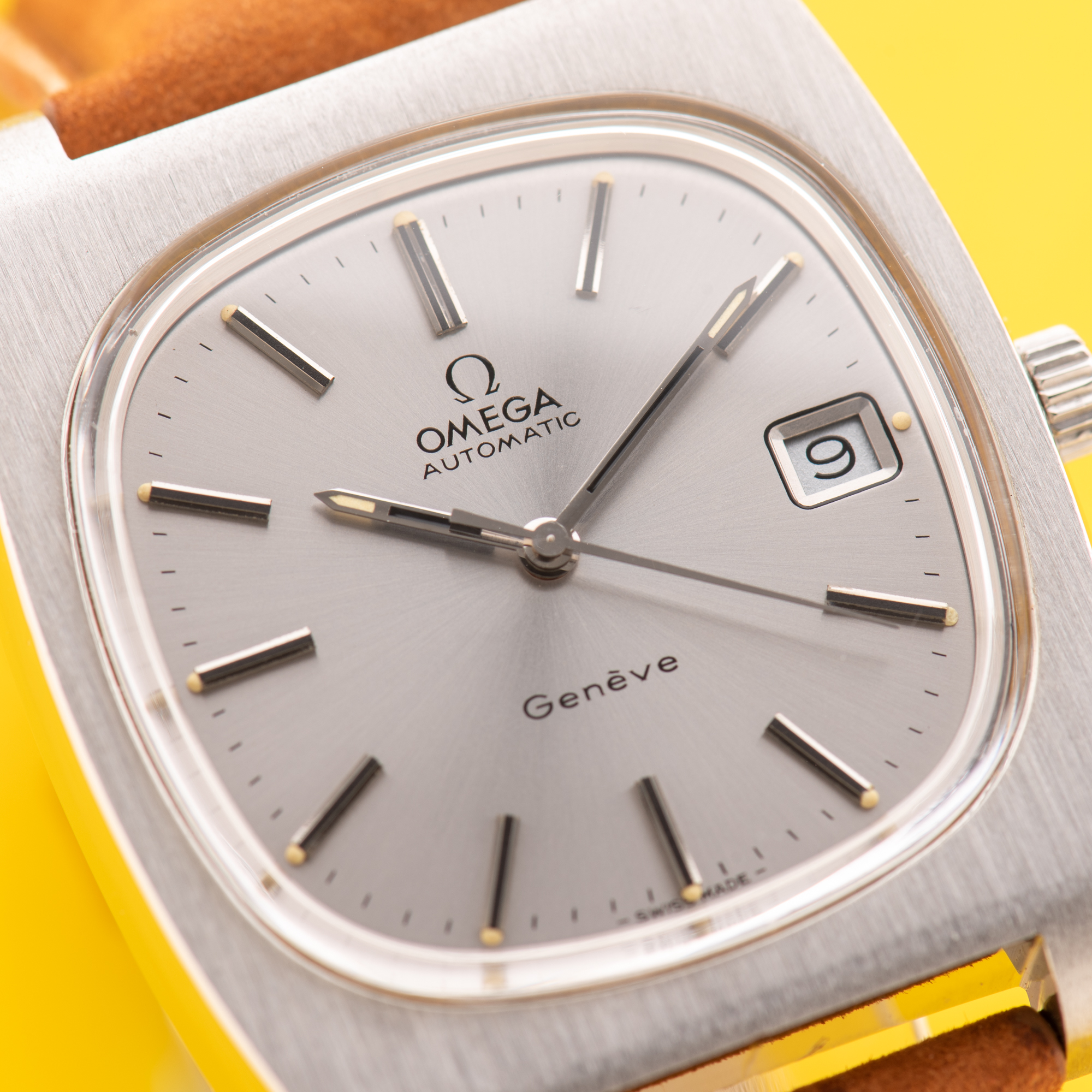Vue de Omega Genève Automatic Date Square TV from 1974 Réf 166.0190