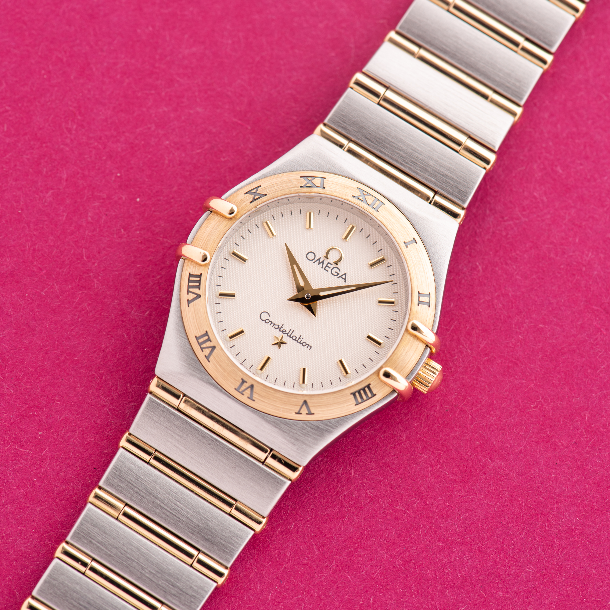 View of Omega Constellation Full Gold Bar 18K Lady Quartz Ref 795.1202