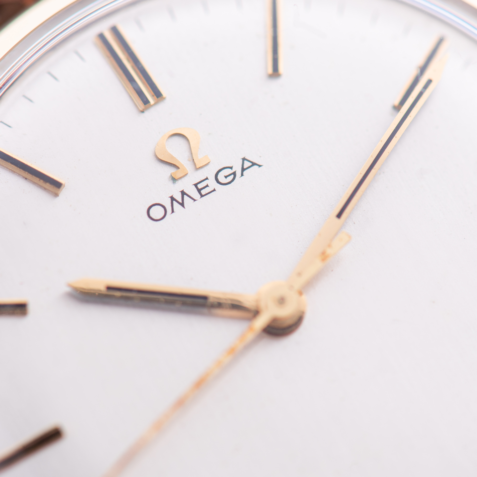 Vue de Omega Dress Watch Centre Seconds 18K Réf 131.016