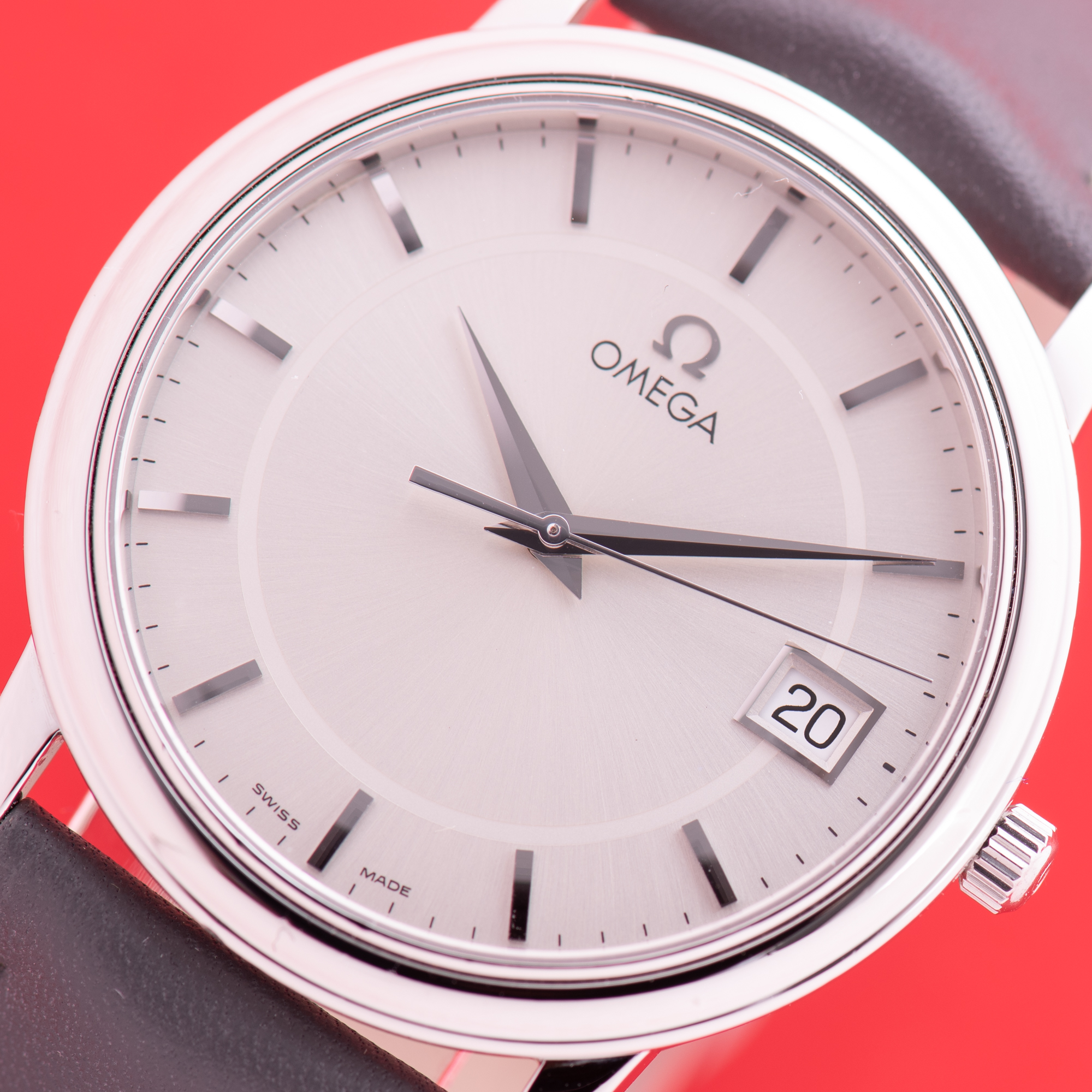 Vue de Omega De Ville Prestige Quartz cal 1532 Réf 196.1150