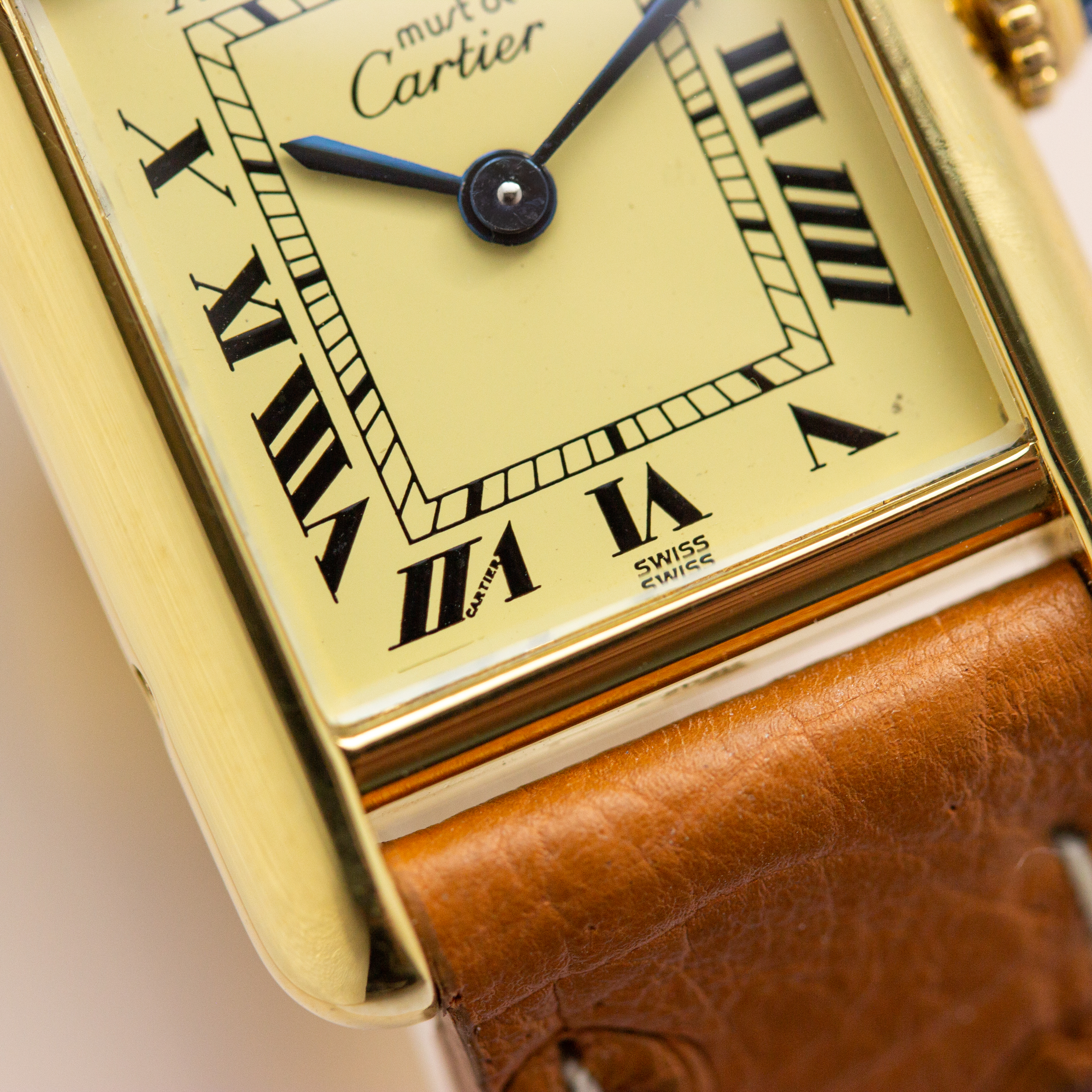 Vue de Cartier Must de Tank Vermeil Quartz Roman lemon Dial Réf 5057001