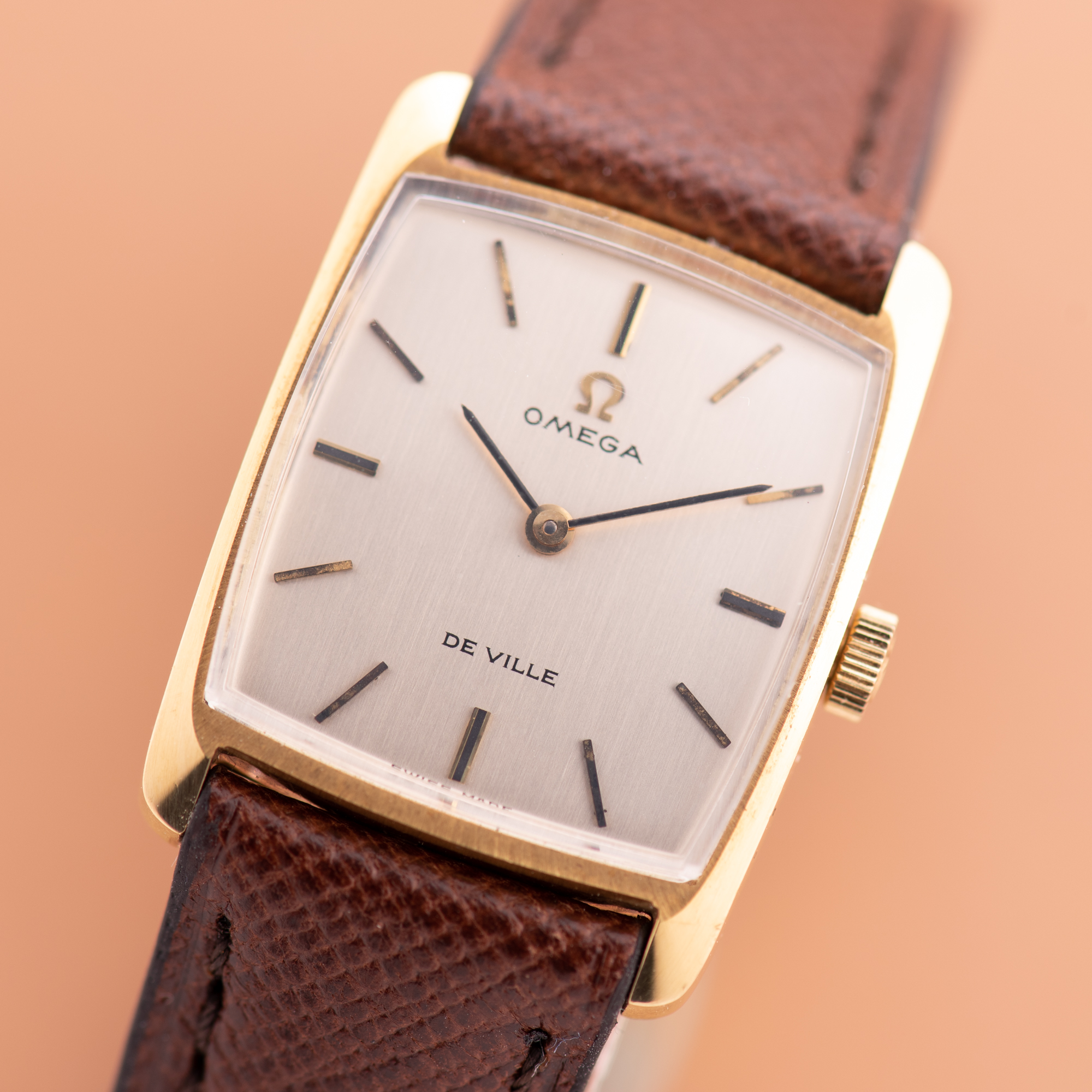 Zicht op Omega De Ville NOS 18K vanaf 1969 Ref 511,25