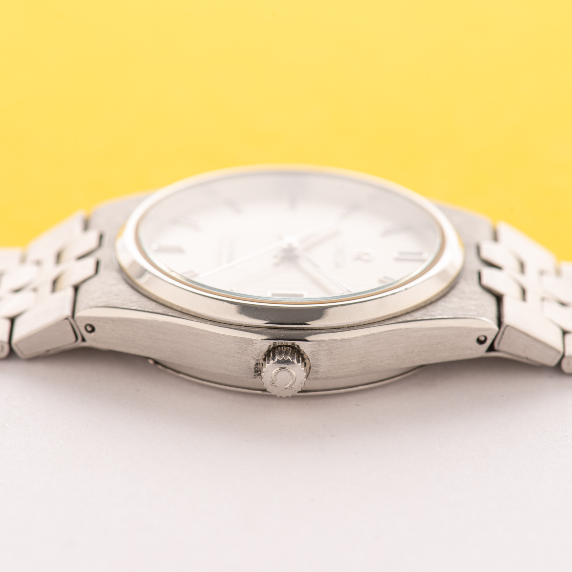 Vue de Omega Seamaster Automatic Date Rare Integrated bracelet from 1979 Réf 366 0265