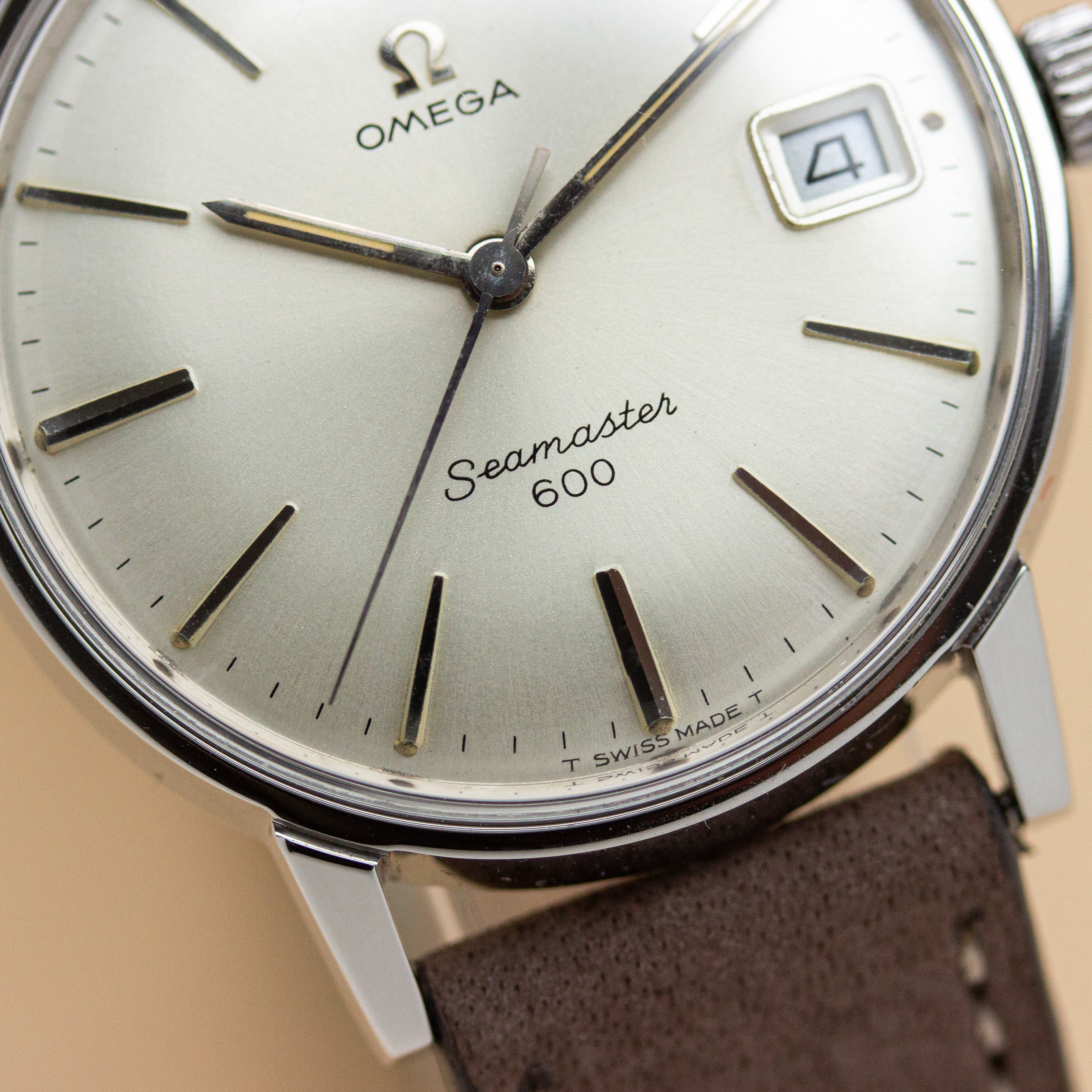 View of Omega Seamaster 600 Date Réf 136.011 from 1965