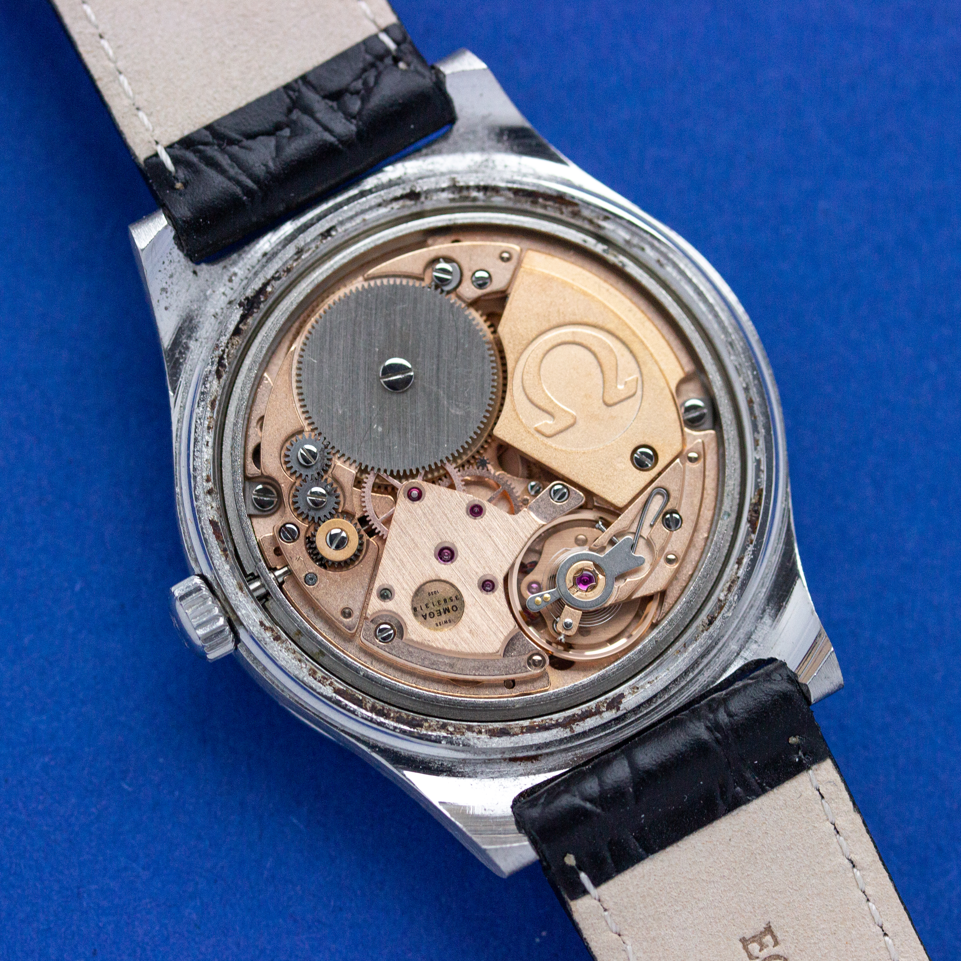 View of Omega Genève Date Vignette Brown Réf 136.0102