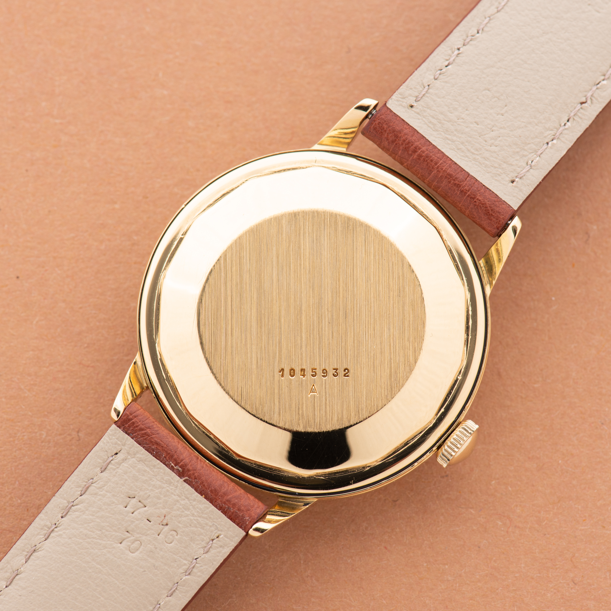Vue de Jaeger LeCoultre Dress Watch Automatic 18K  Réf 393 K881