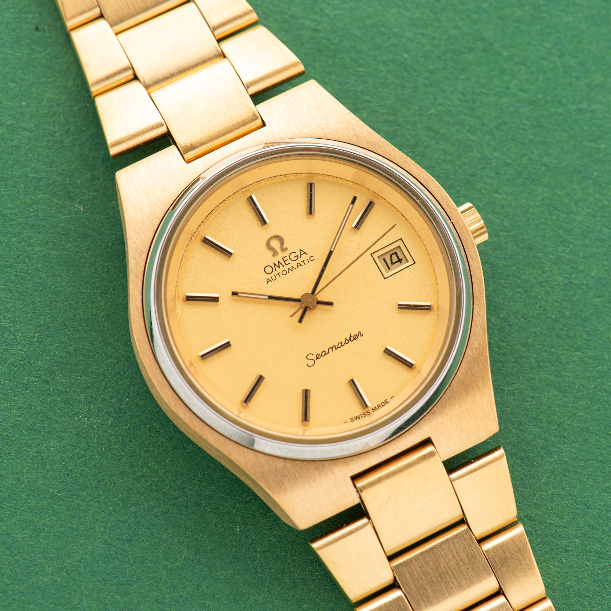 Zicht op Omega Seamaster Automatic 'Cosmic 2000' uit 1977 Ref 166.023