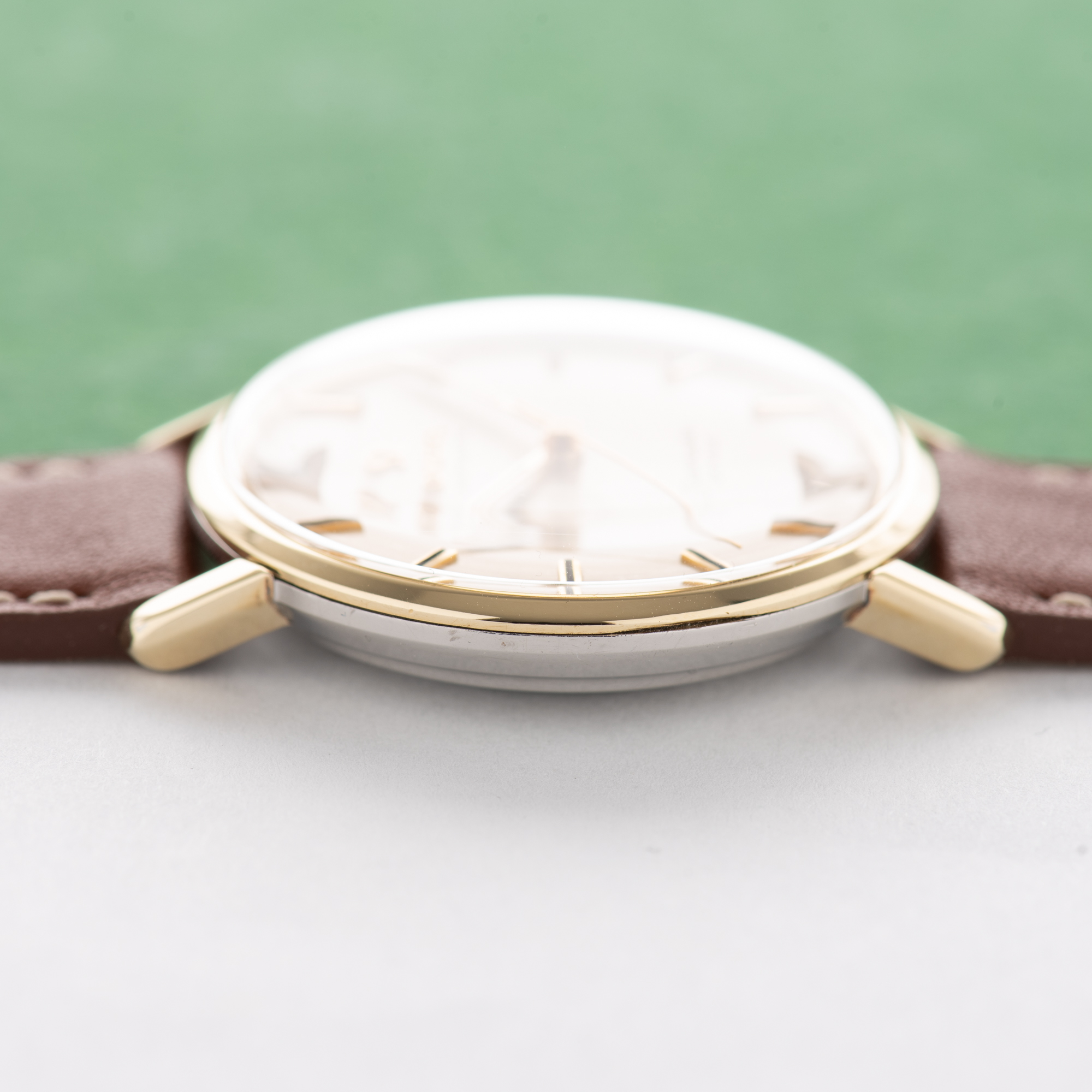 Zicht op Omega Seamaster De Ville Automatic Gold/Steel Ref 165.020