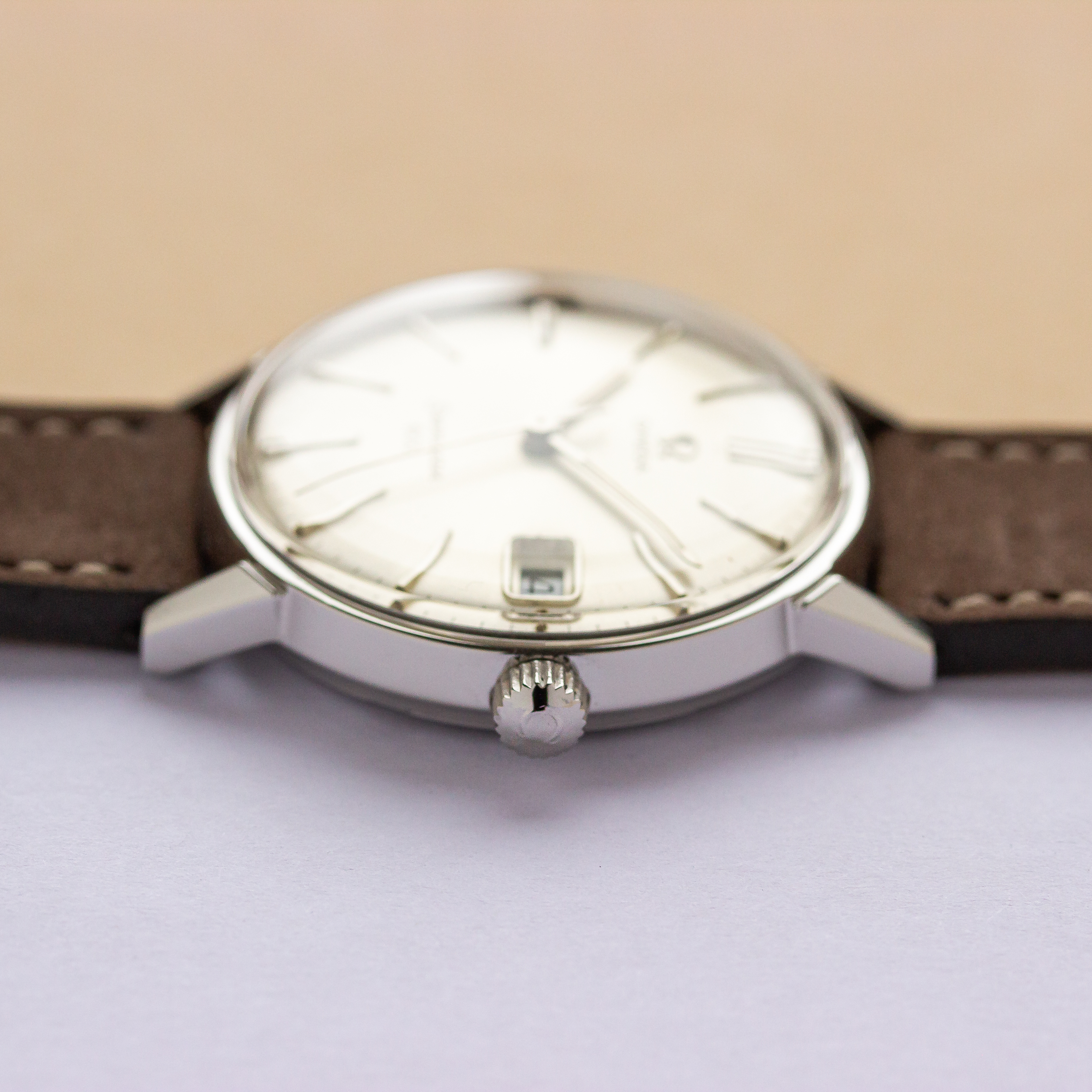 View of Omega Seamaster 600 Date Réf 136.011 from 1965
