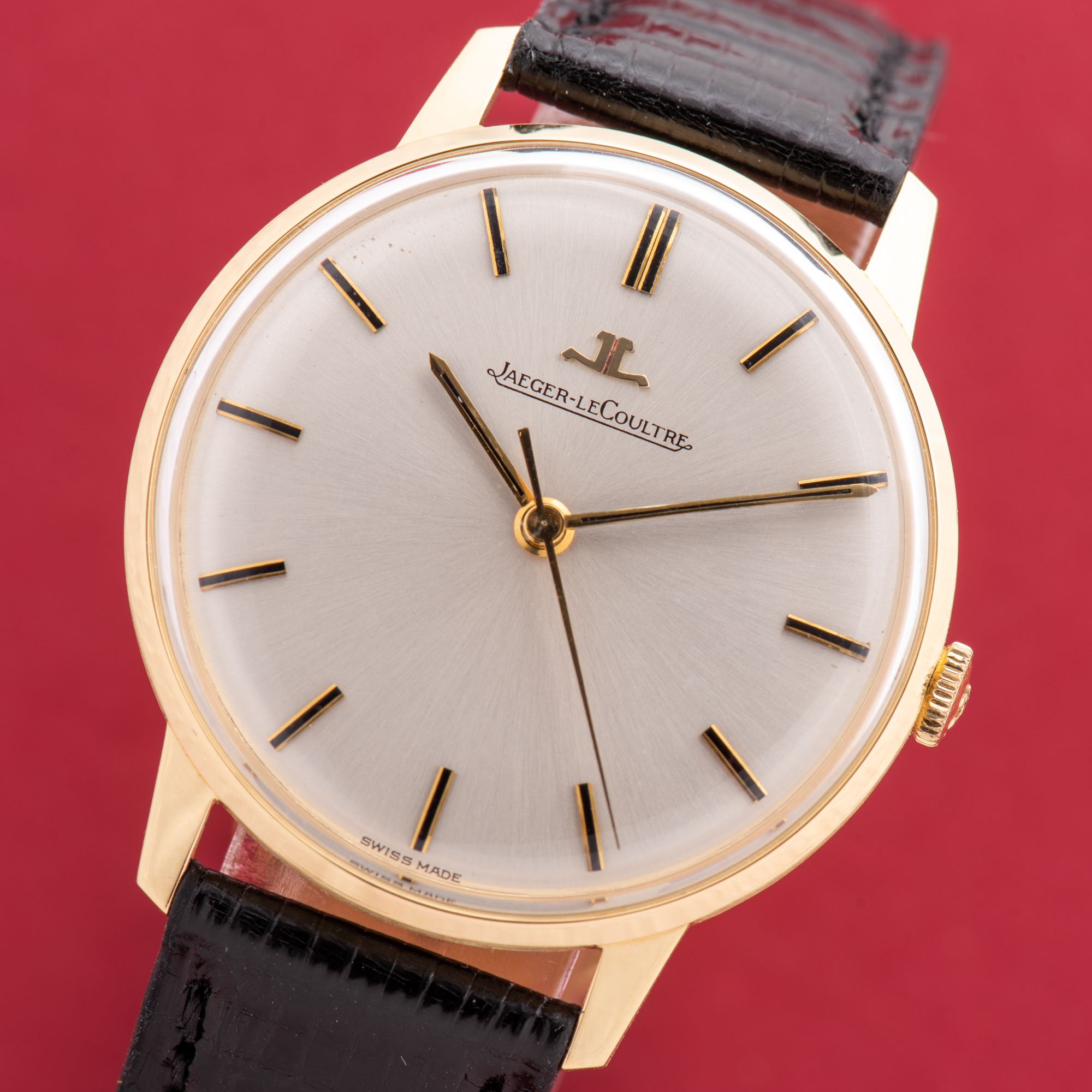 View of Jaeger LeCoultre Dress Watch Gold 18K Full Set from 1967 cal K885 Réf 21007