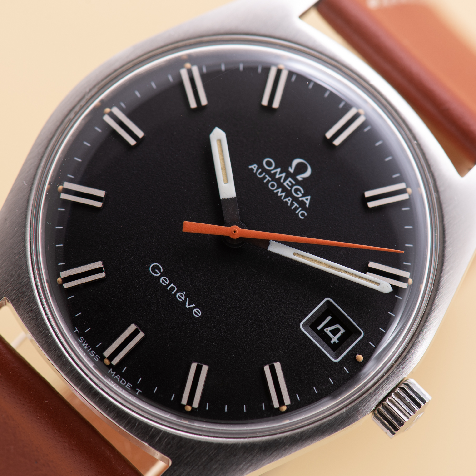 Vue de Omega Genève Automatic Black Ultraman from 1968 Cal 565 Réf 166.041