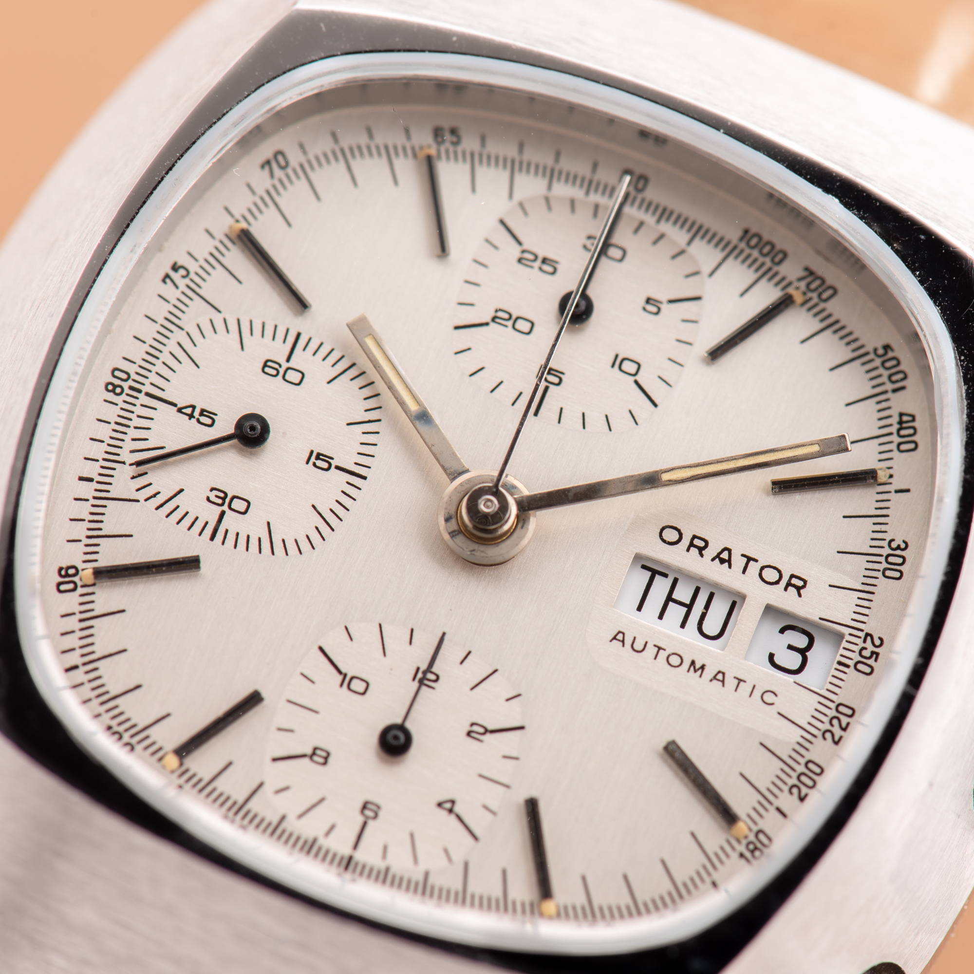 View of Orator Chronograph Day Date Valjoux 7750 Oversize 70s 80s Réf 64-76
