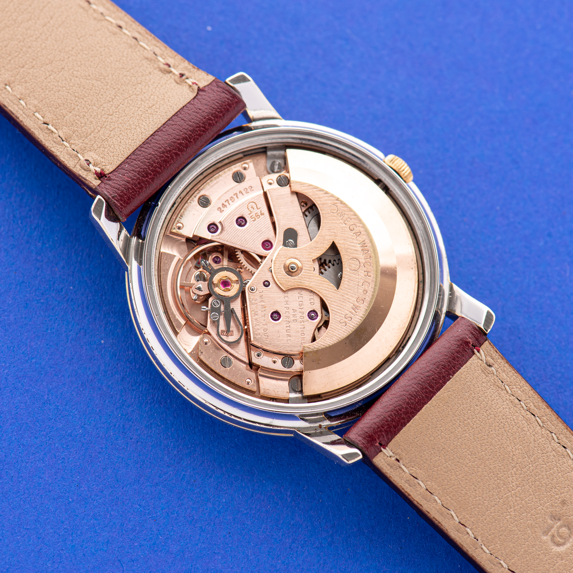 Zicht op Omega Constellation Automatic Hidden Crown from 1966 Réf 168.010