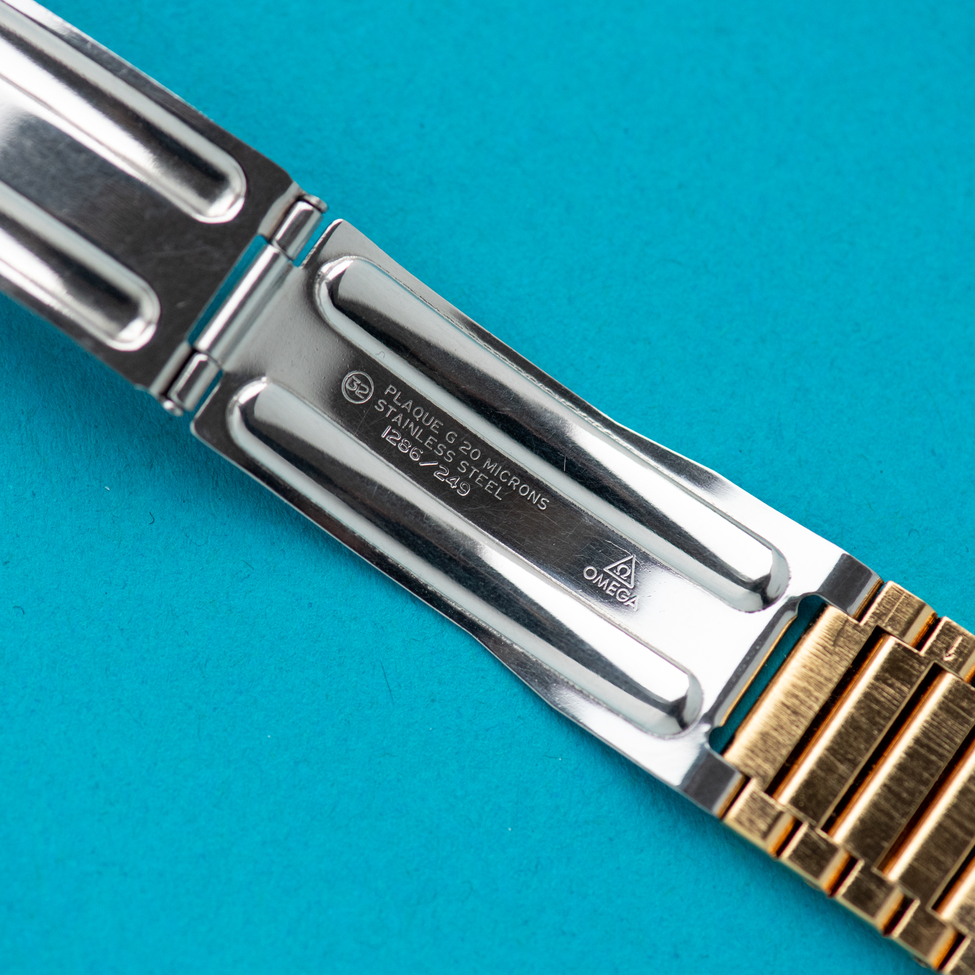 Vue de Omega Seamaster Automatic Date Réf 366.0843 from 1977 NOS