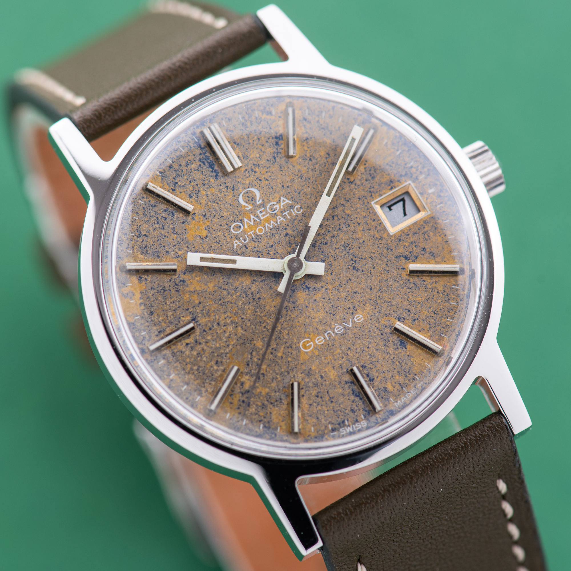 Vue de Omega Genève Automatic Date Blue Patina from 1973 Réf 166.0163