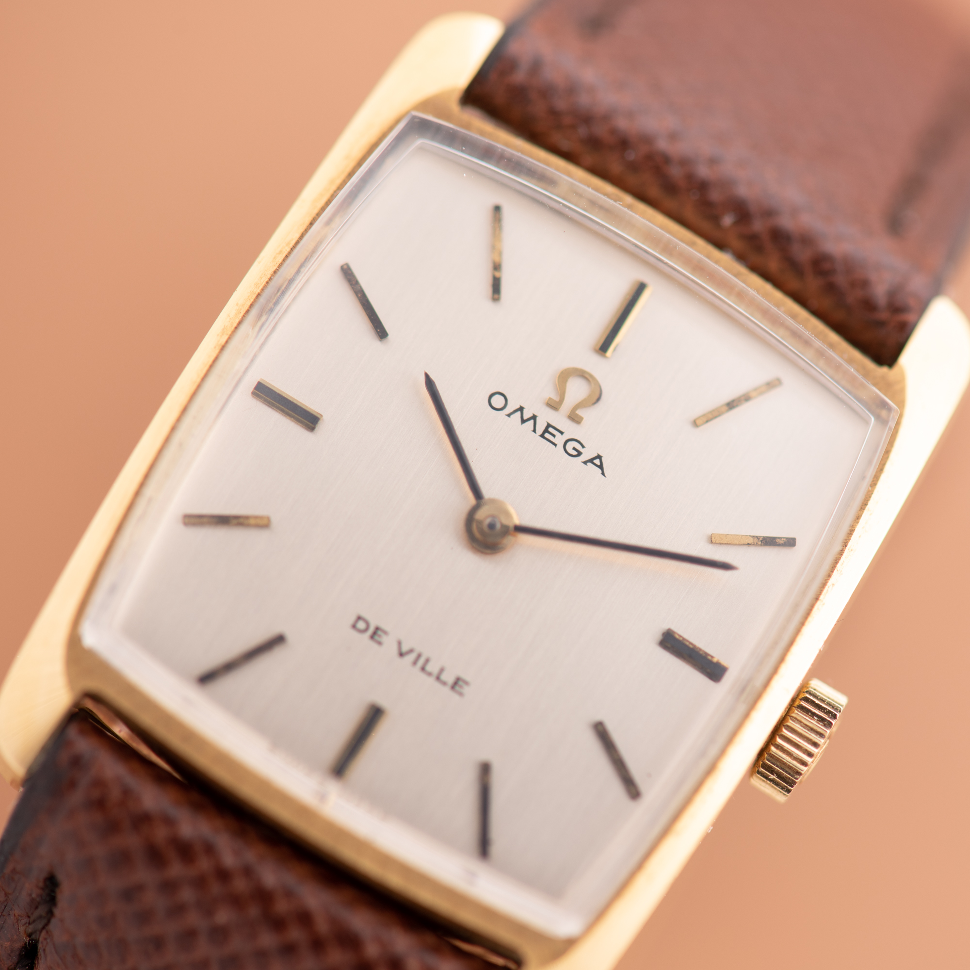 Zicht op Omega De Ville NOS 18K vanaf 1969 Ref 511,25