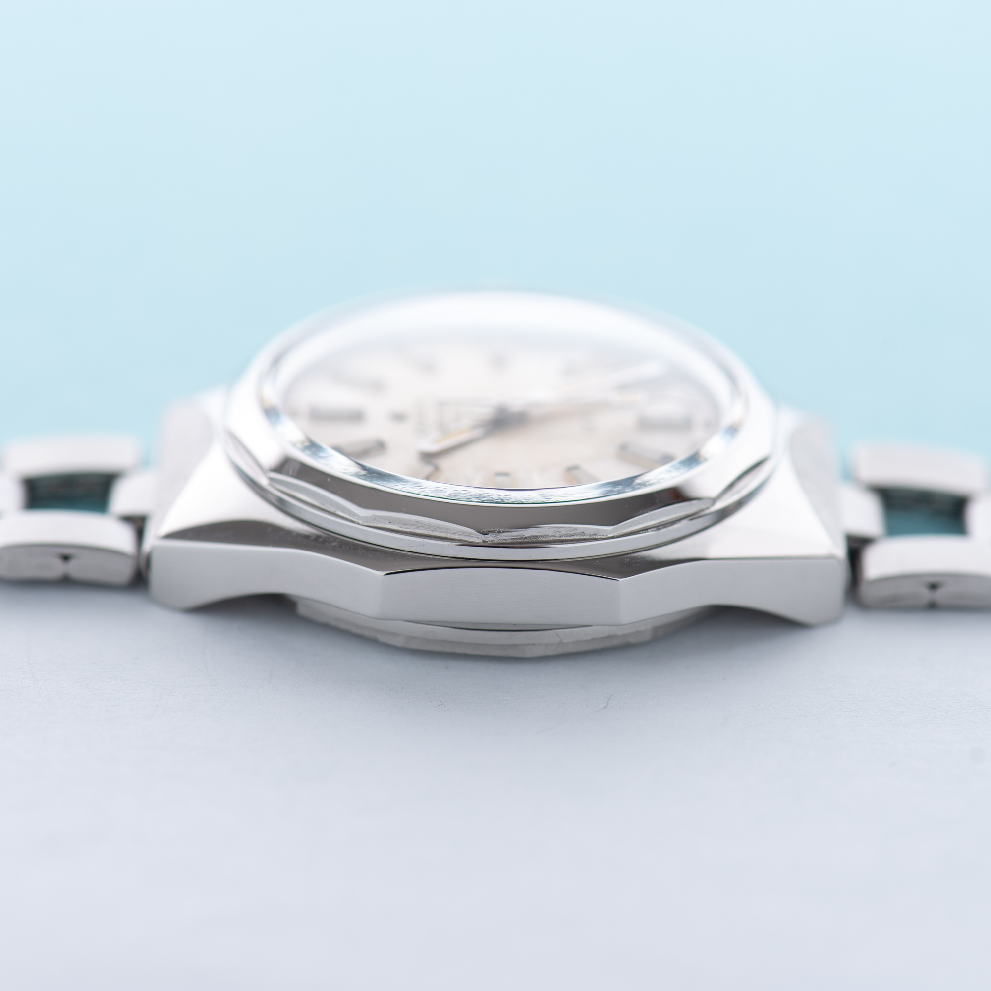 Zicht op Zenith Defy Automatic 28800 Cassaforte del Tempo Ref 01 0902 290