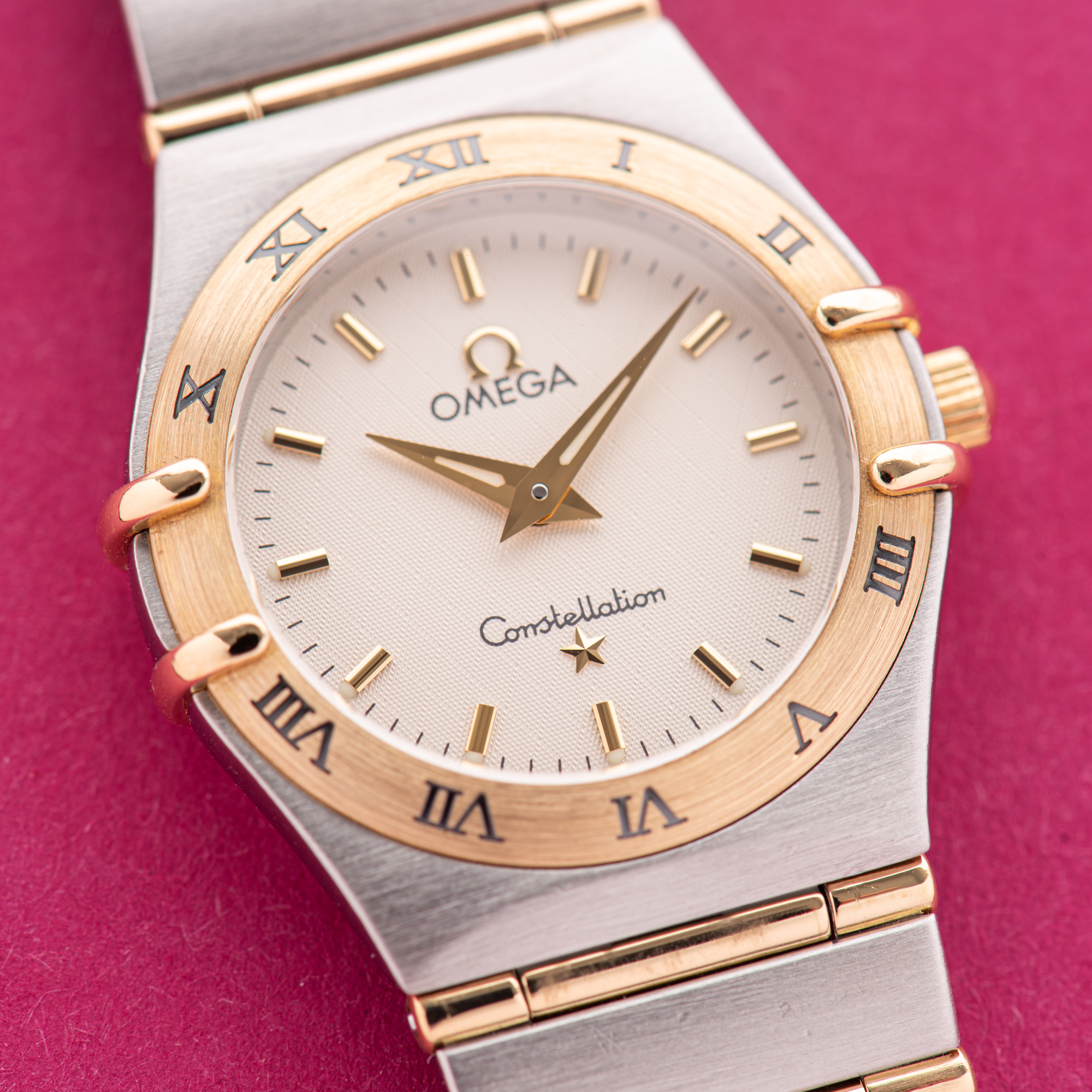 View of Omega Constellation Full Gold Bar 18K Lady Quartz Ref 795.1202
