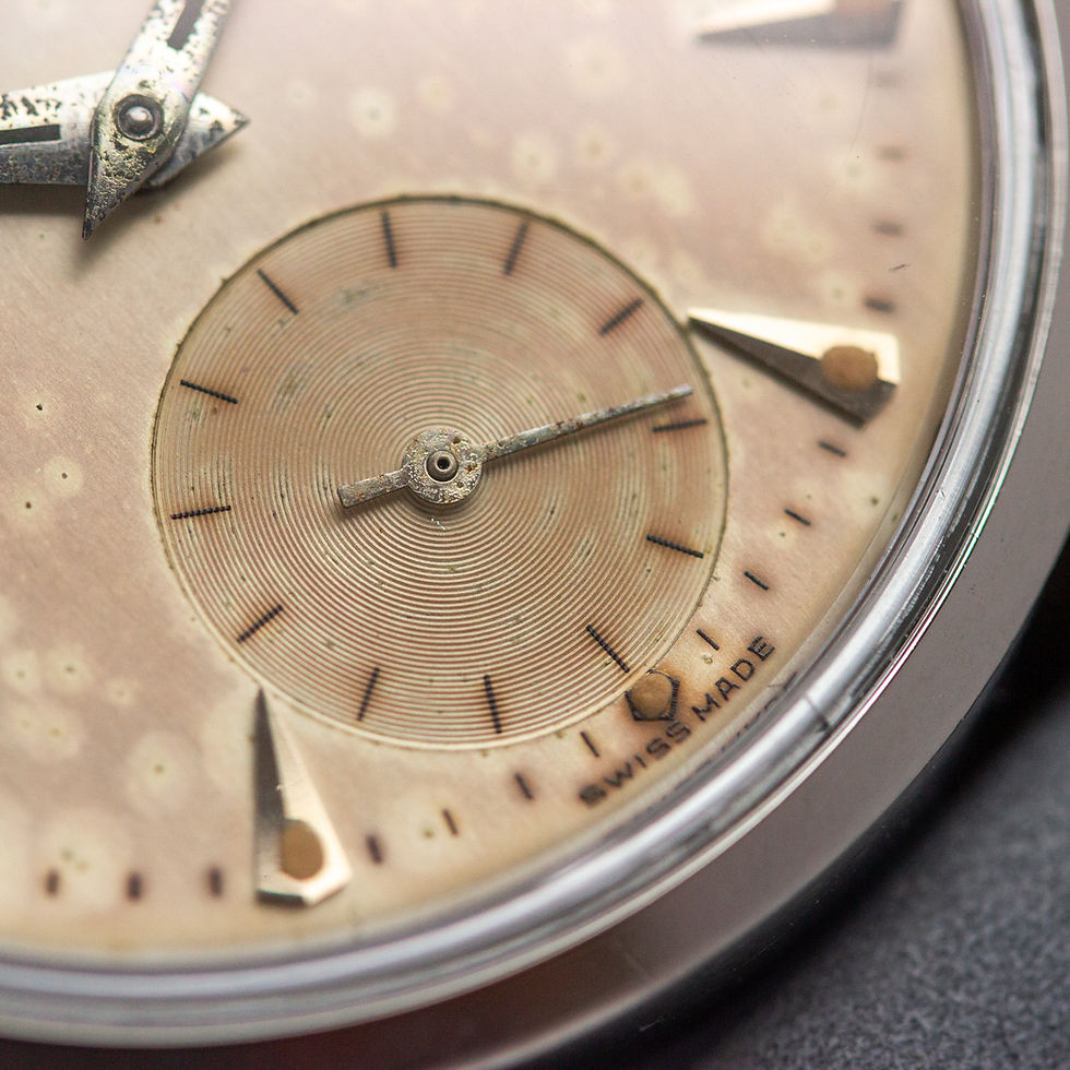 Thumbnail: Omega Pre-Seamaster Dress Sub Second Réf  2639 from 1951