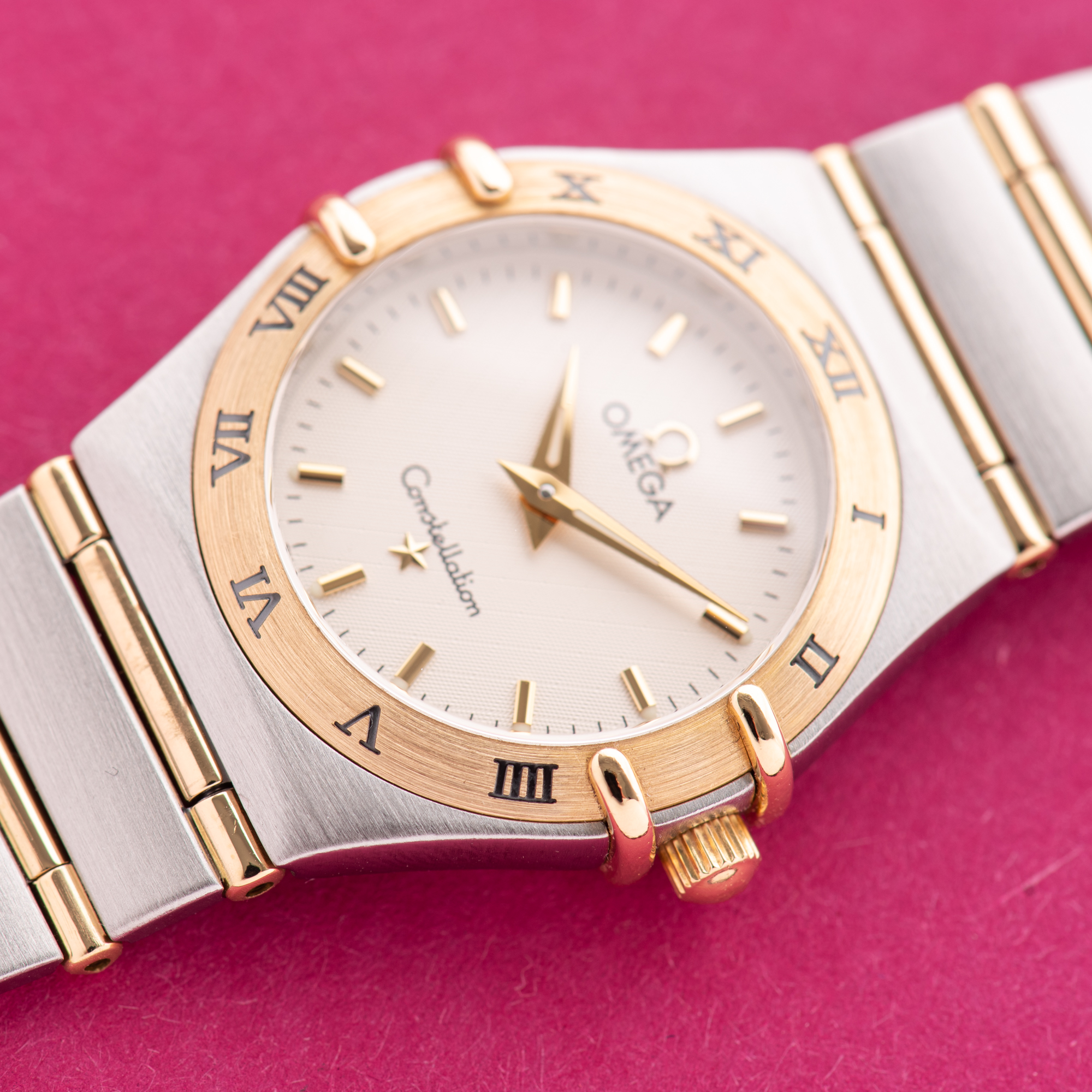 View of Omega Constellation Full Gold Bar 18K Lady Quartz Ref 795.1202