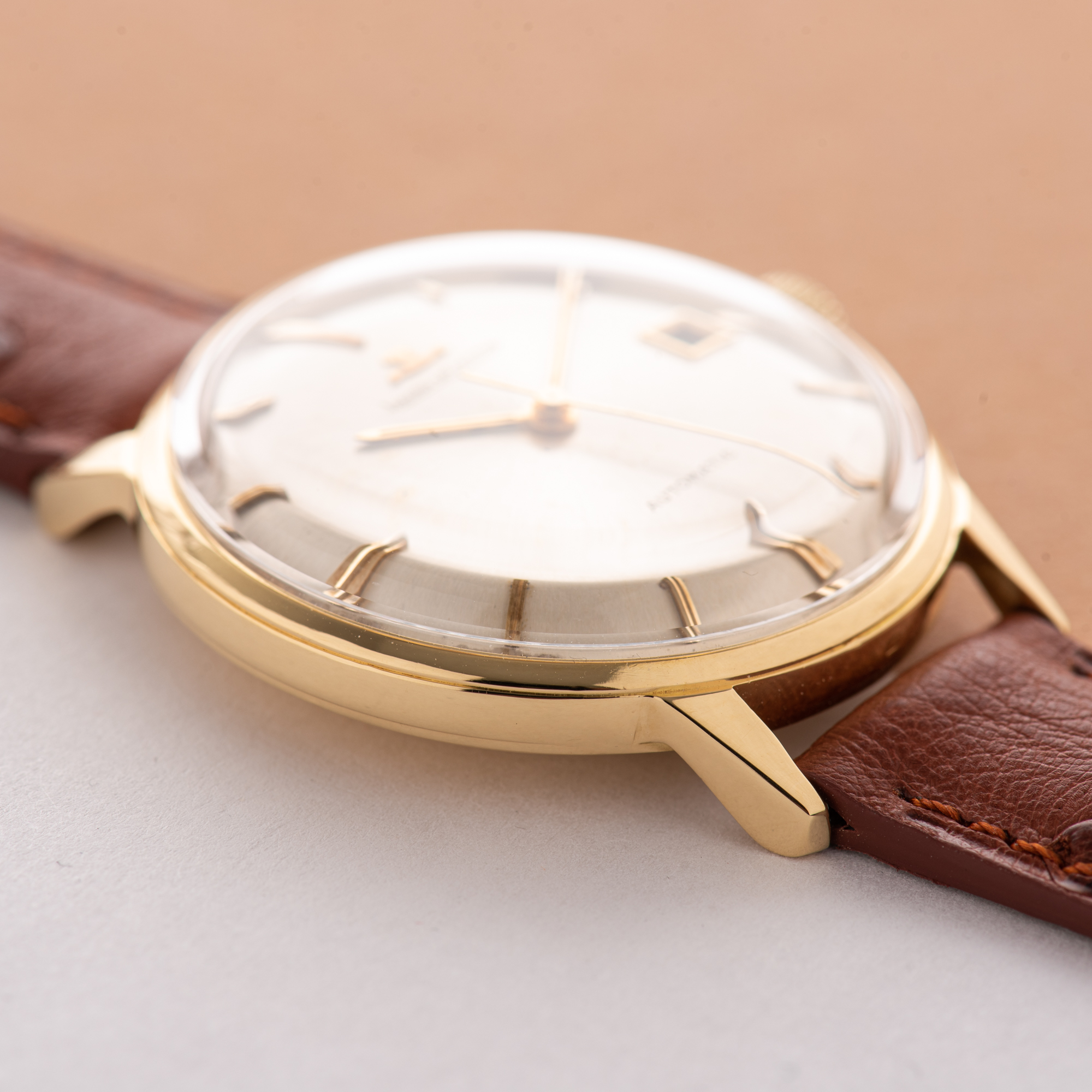 Vue de Jaeger LeCoultre Dress Watch Automatic 18K  Réf 393 K881
