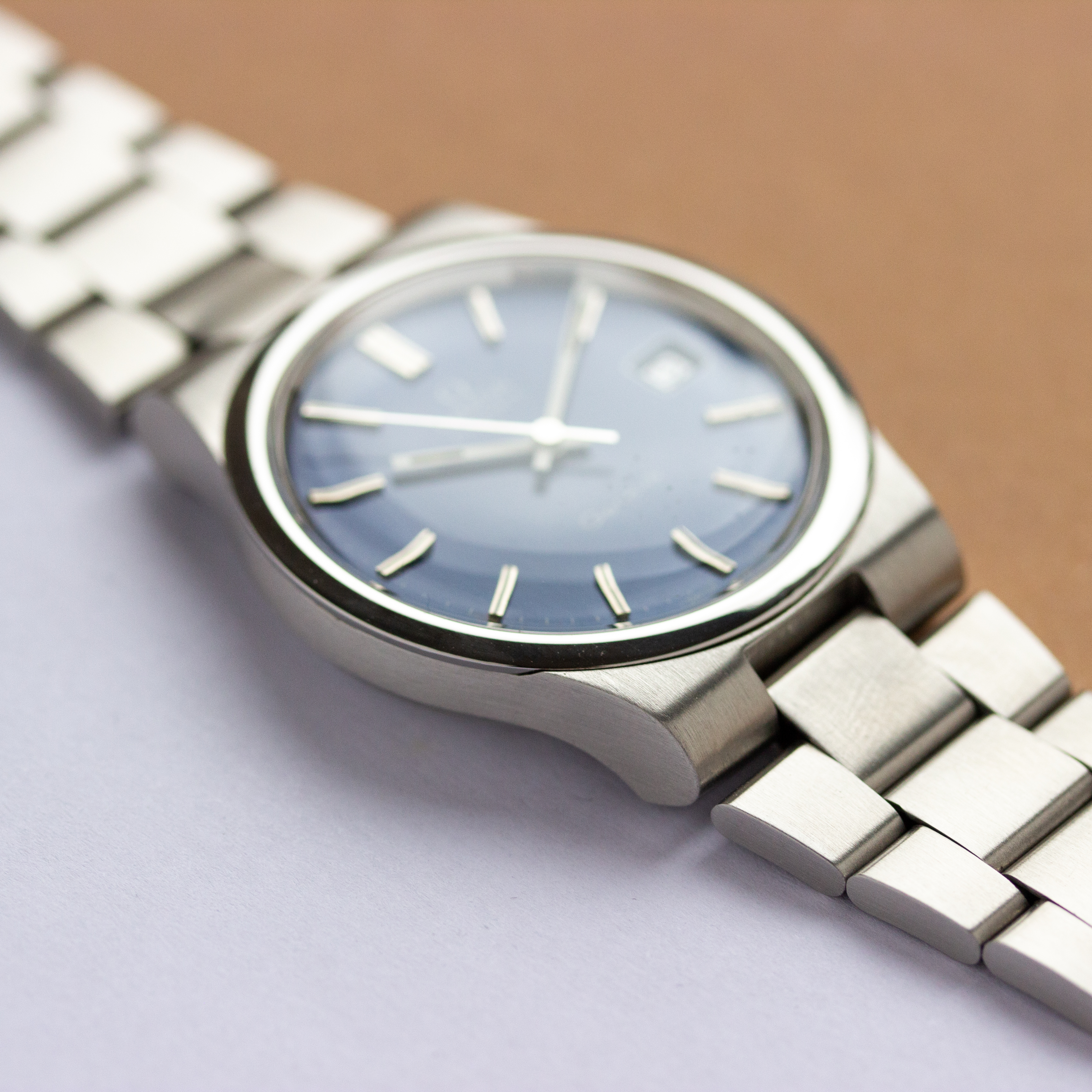 View of Omega Genève Automatic Date Blue Réf 366.0832 Year 1973