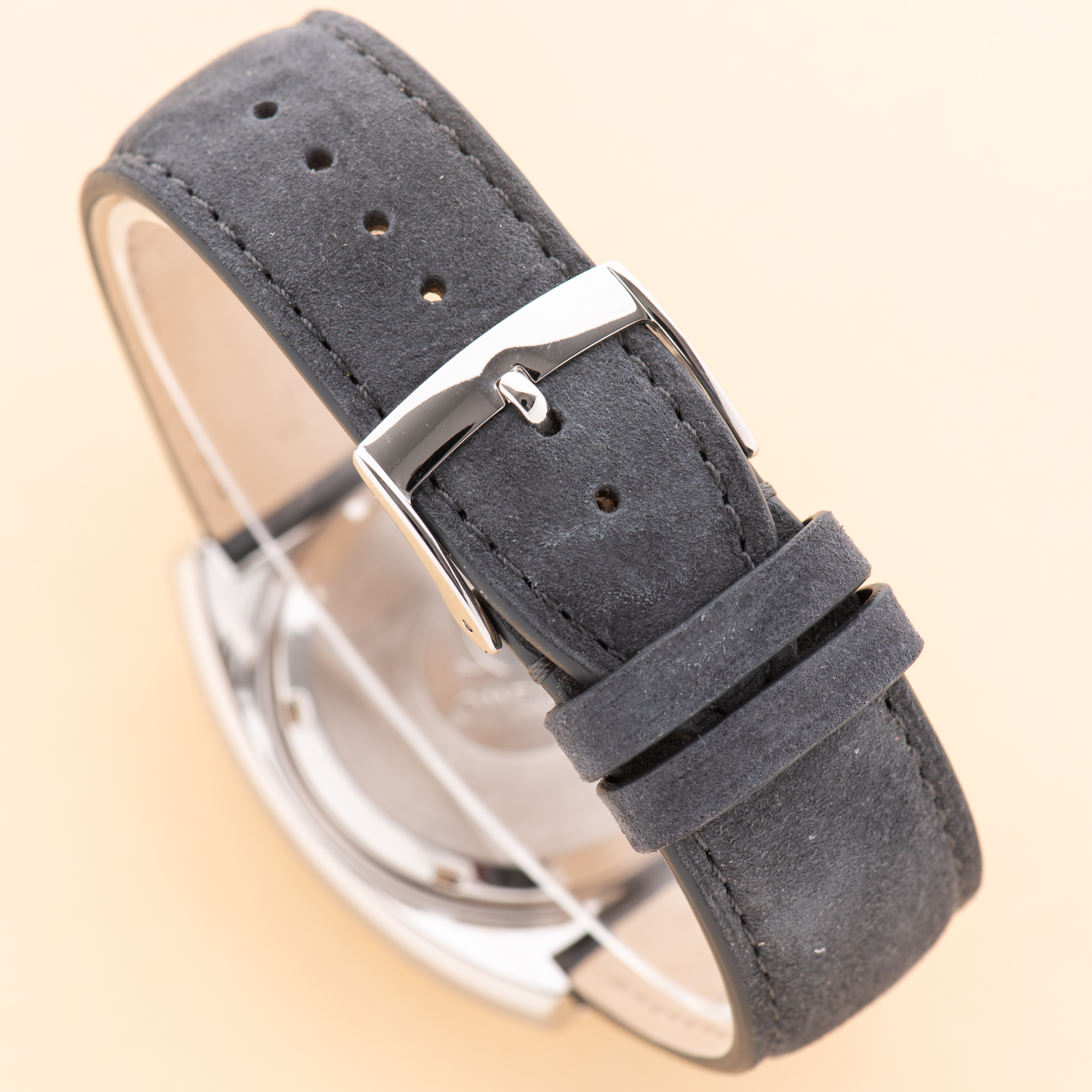 Zicht op Omega Genève Megaquartz 32 KHz Blue Day Date from 1973 Réf 196.0030