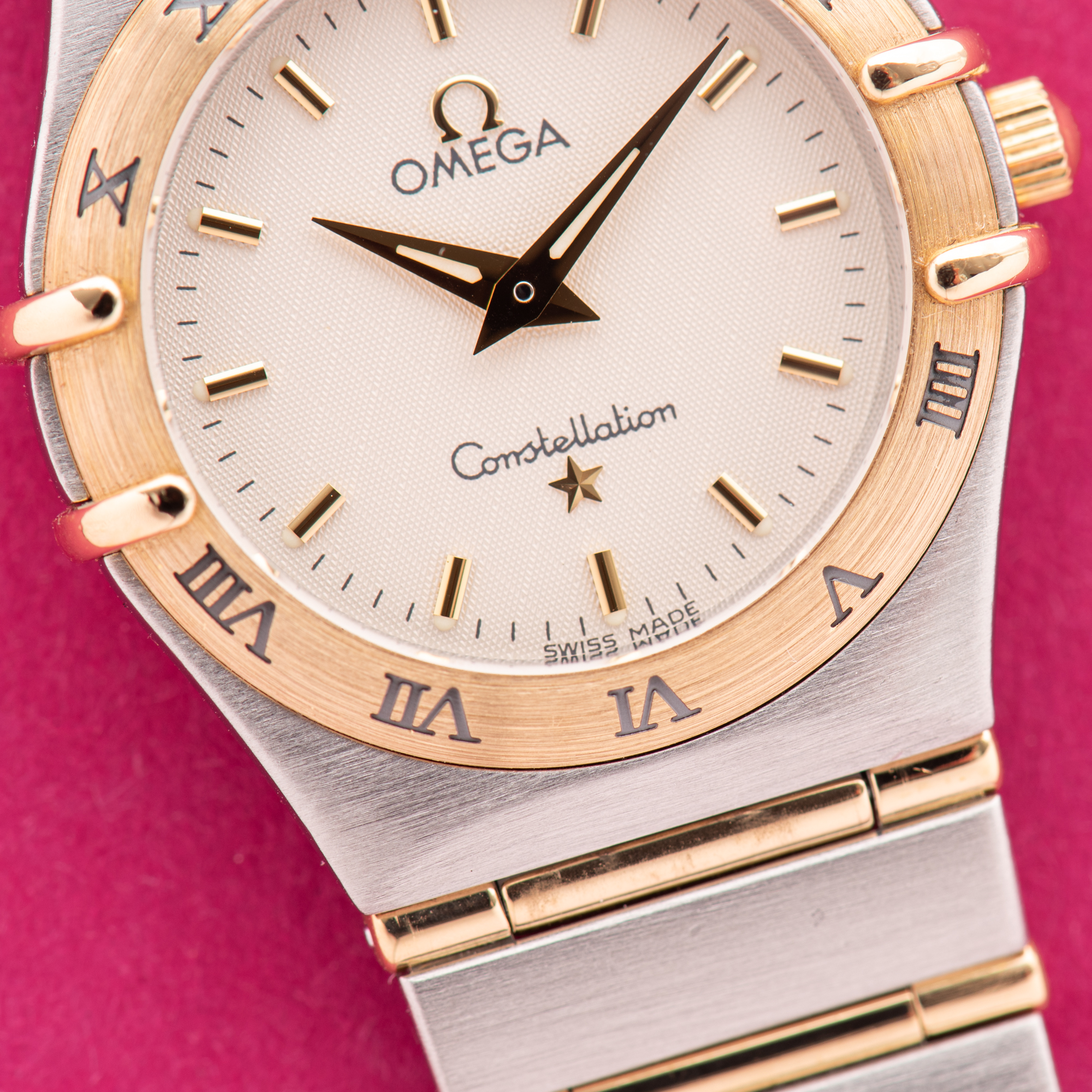 View of Omega Constellation Full Gold Bar 18K Lady Quartz Ref 795.1202
