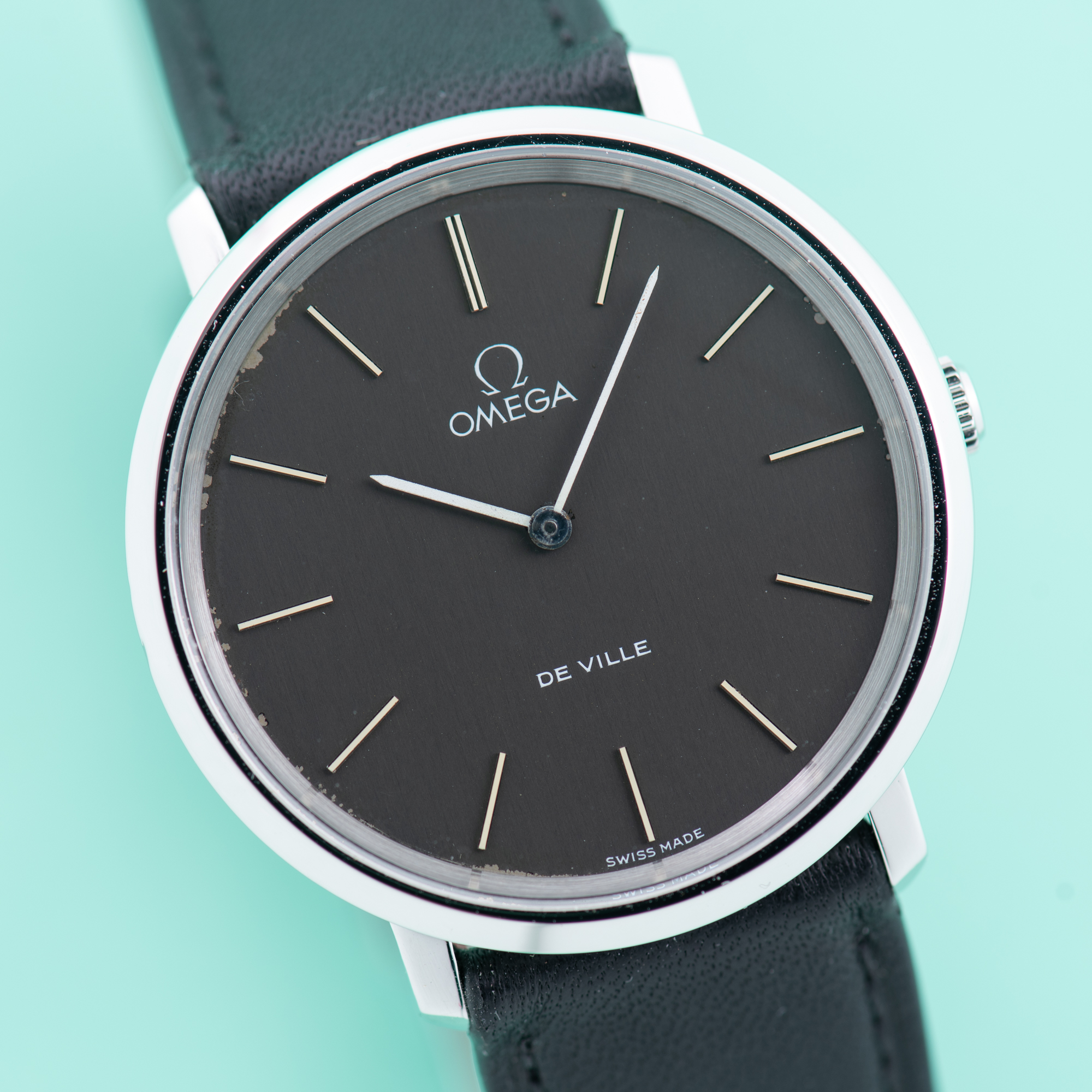 Zicht op Omega De Ville Dress Watch Grey Dial Steel Ref 111.0107