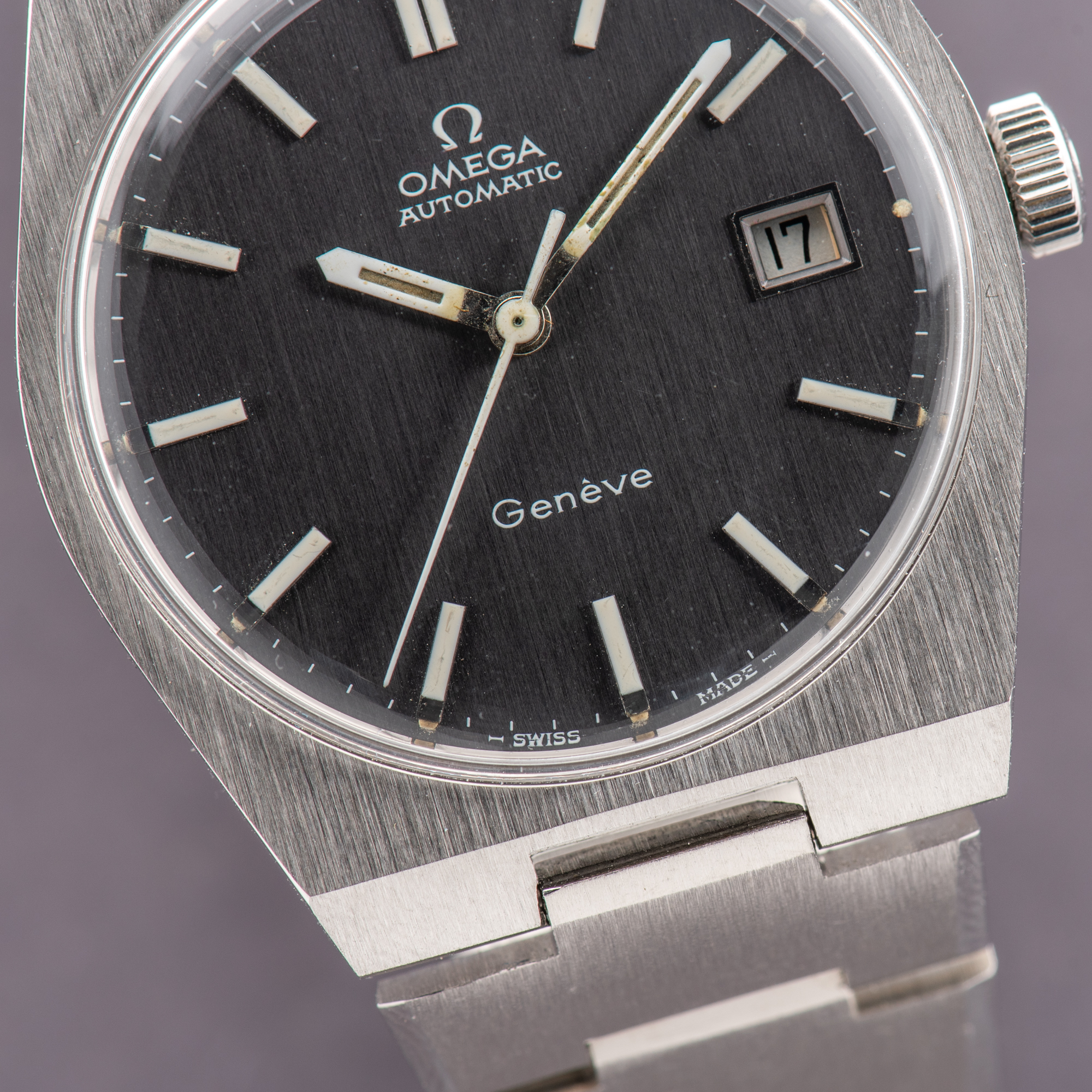 View of Omega Genève Automatic Date Grey Dial from 1972 Ref 166.099