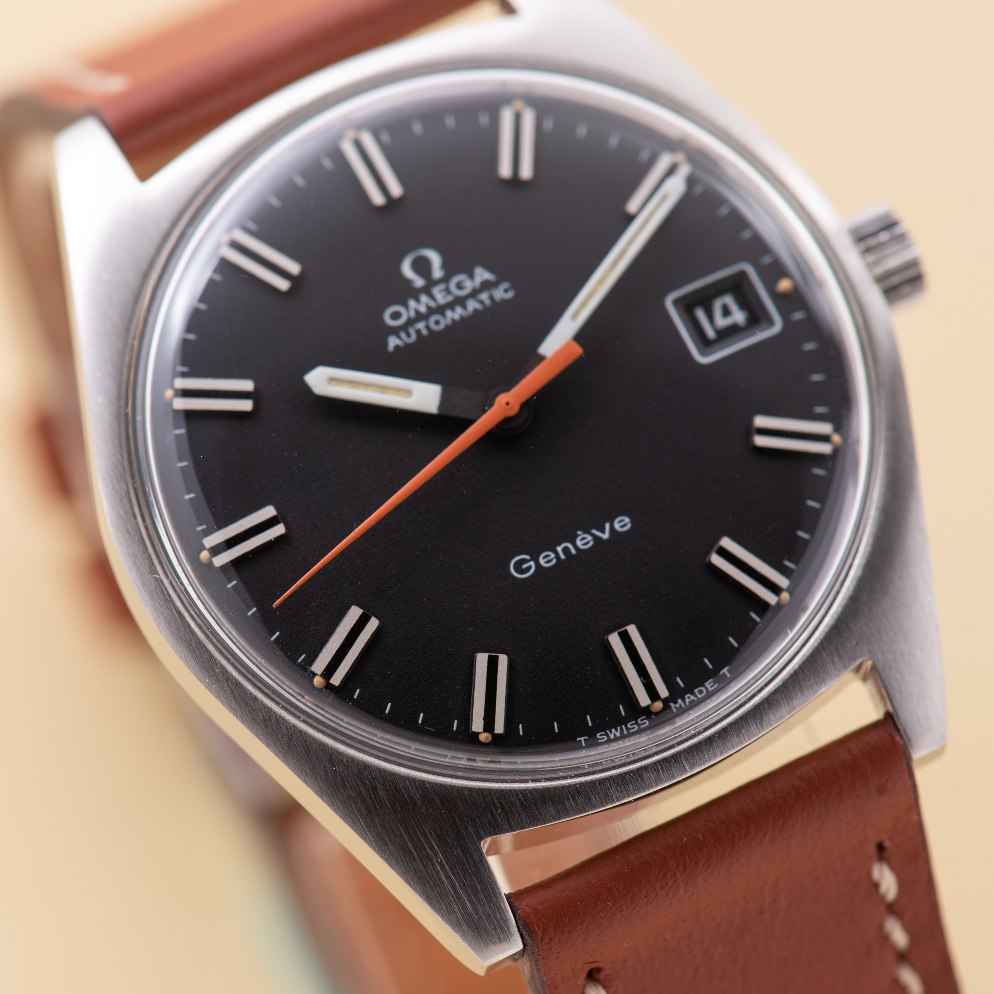 Vue de Omega Genève Automatic Black Ultraman from 1968 Cal 565 Réf 166.041