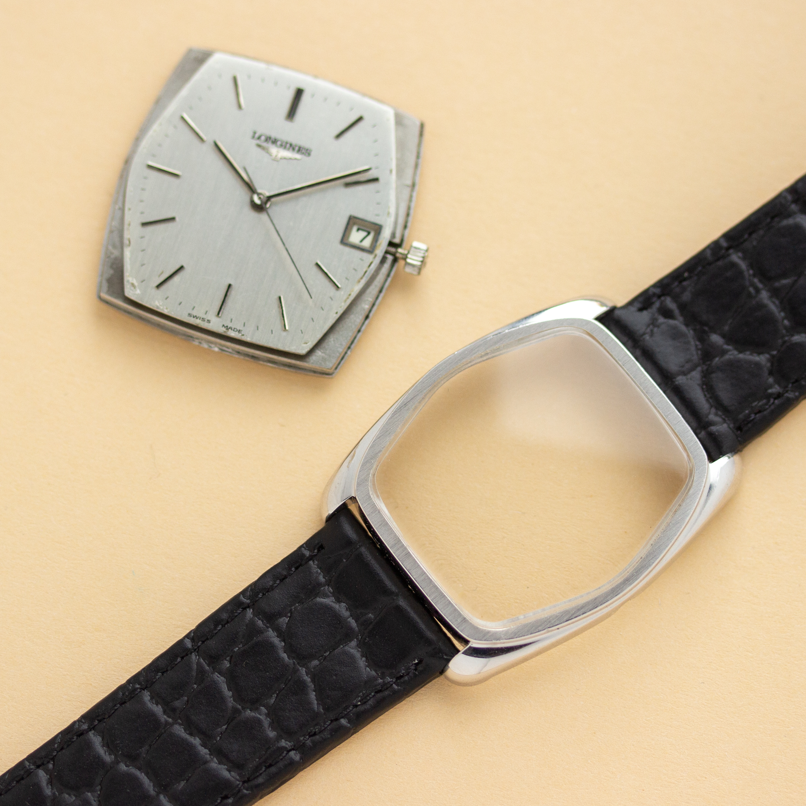 Zicht op Longines Hexagon Datum Dress Centre Seconds Ref 866 1062 2 cal 6952