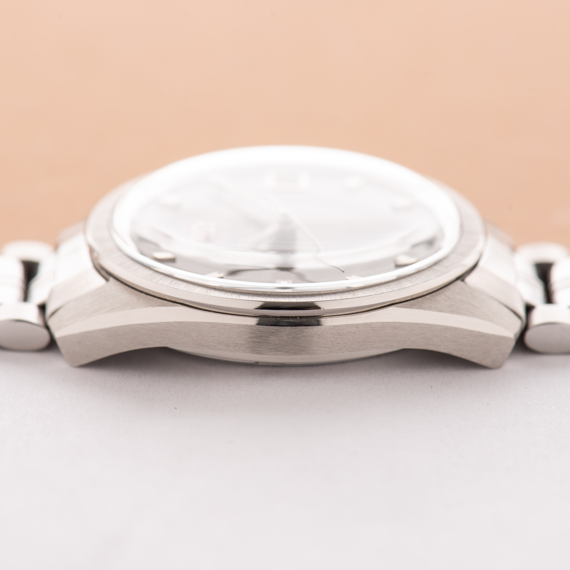 Vue de Omega Constellation Electronic Chronometer F300 from 1972 Réf 198.001