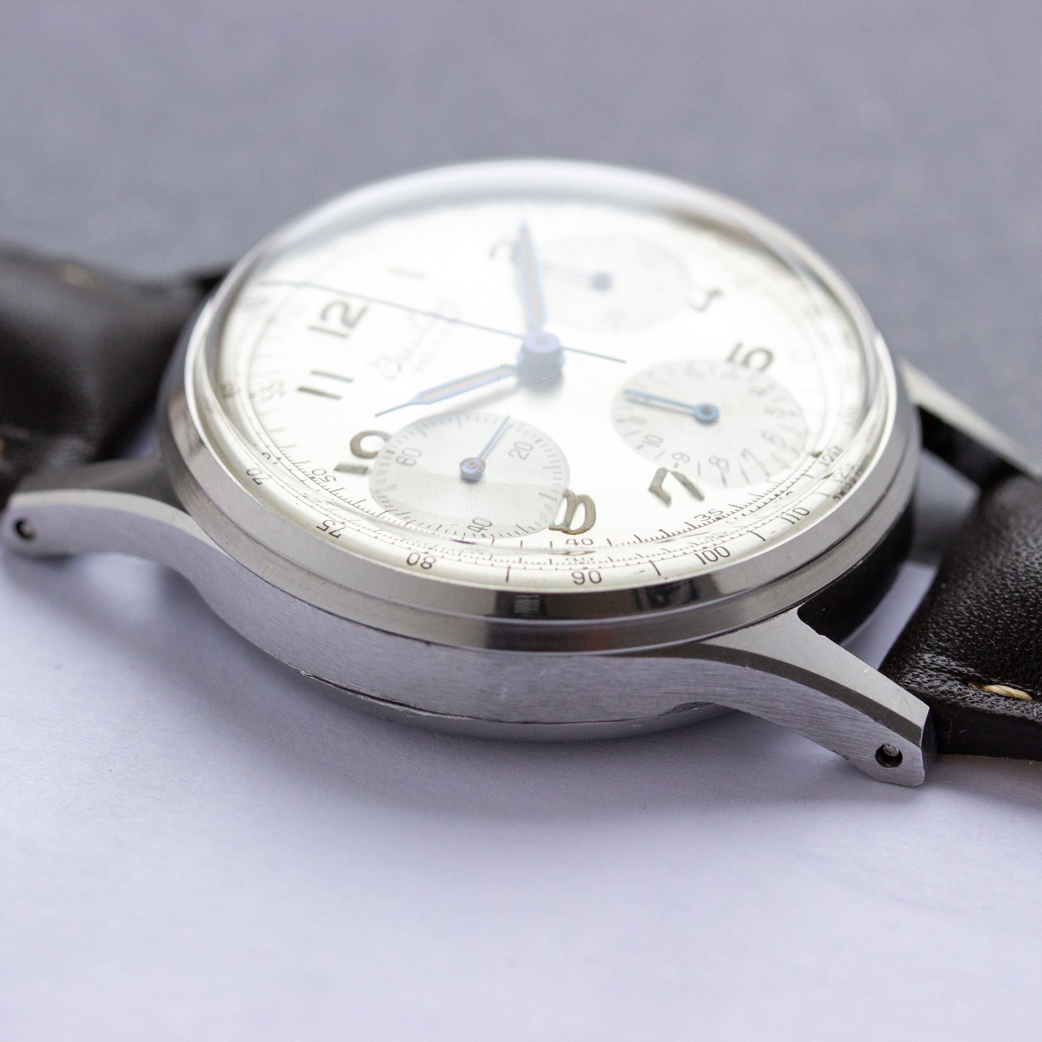 Vue de Breitling Premier Chronograph réf 787