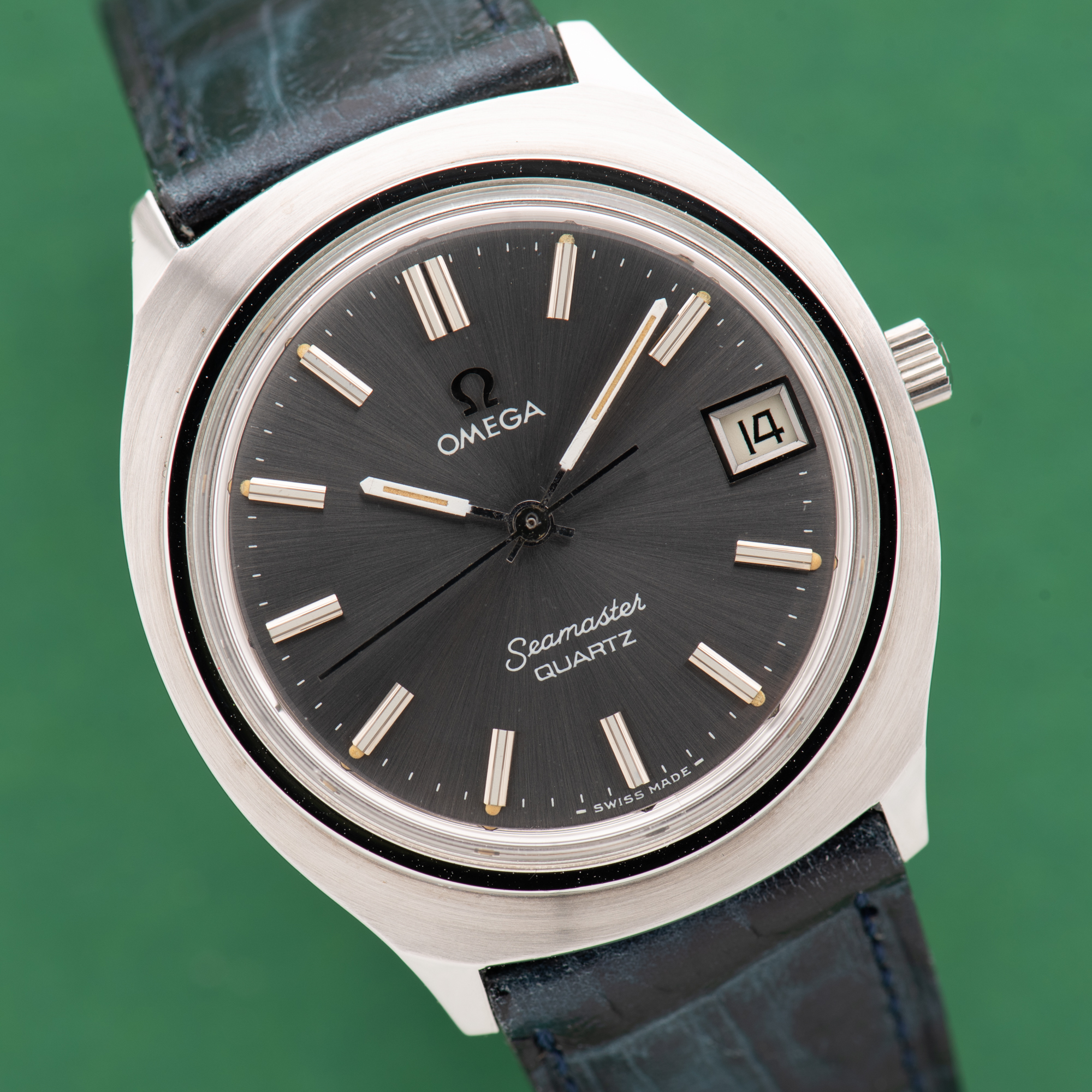 Vue de Omega Seamaster Quartz Date Grey Dial Réf 196.0072