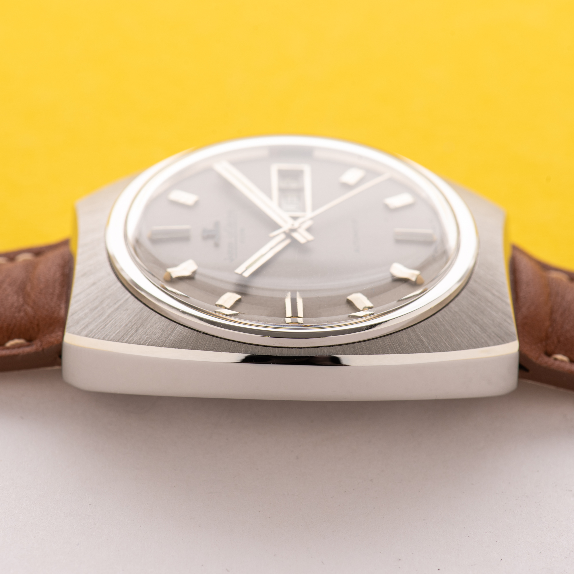 Vue de Jaeger LeCoultre Club Automatic Day Date Acier Réf E0300505