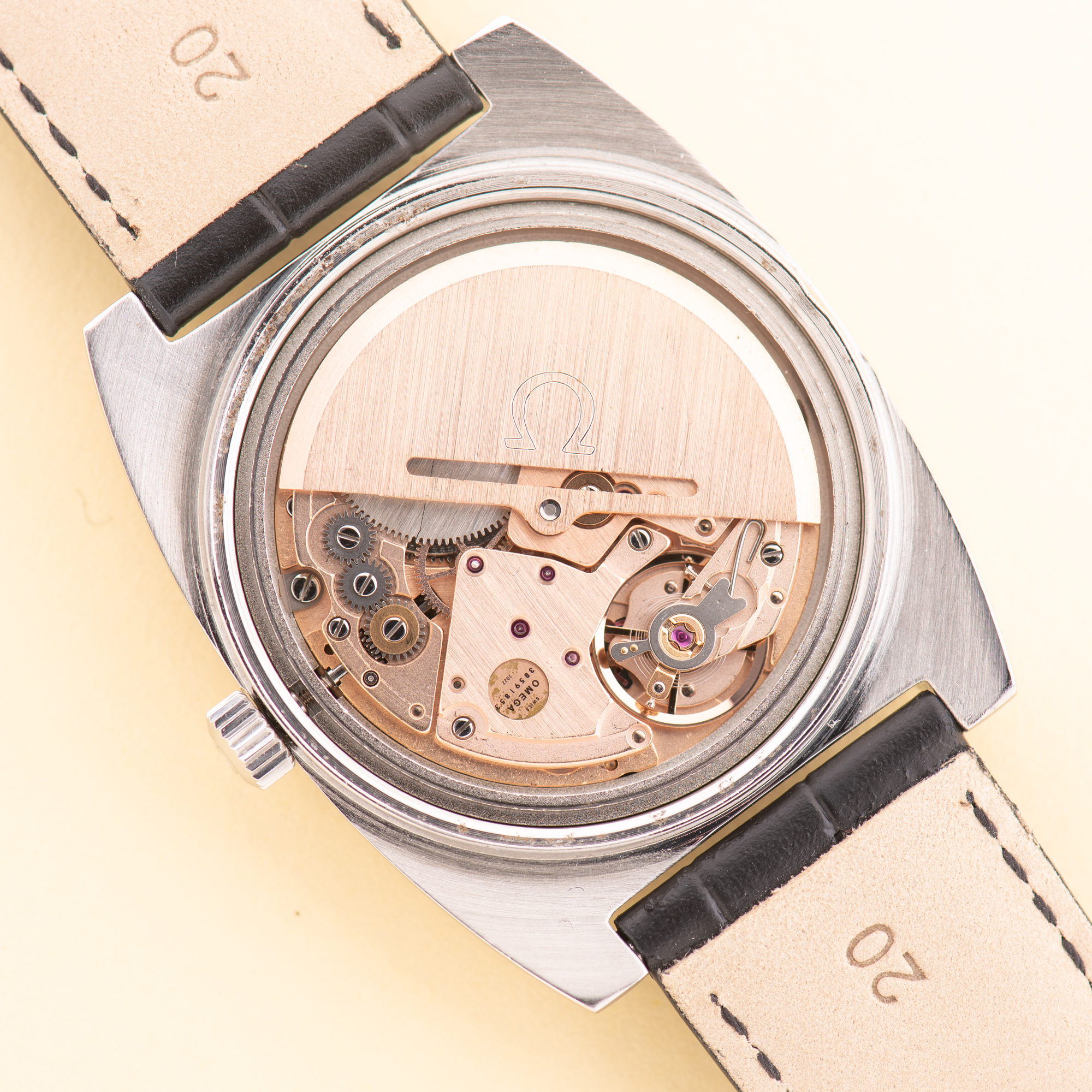 Vue de Omega Genève Automatic Day Date Matt Black from 1974 Réf 166.0188