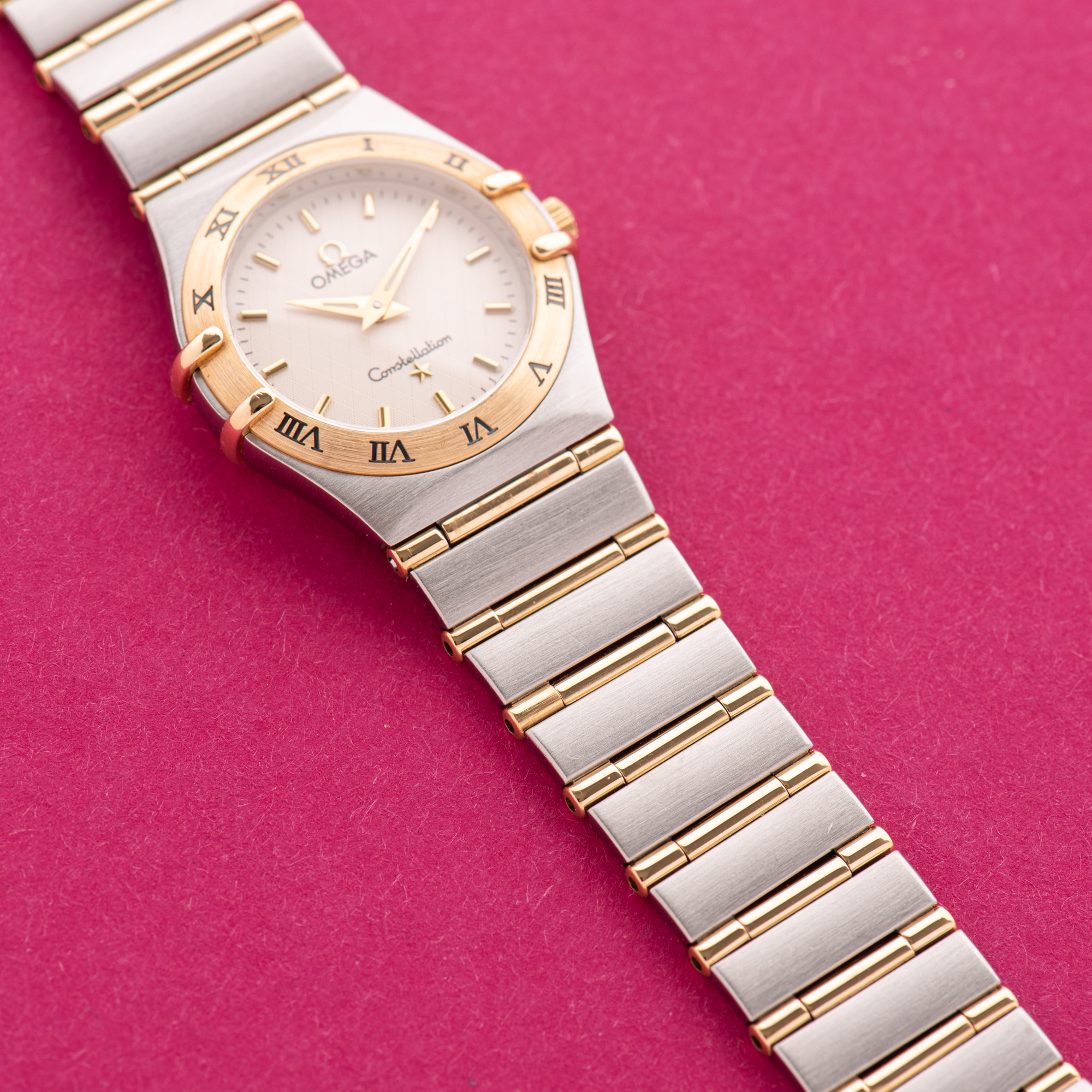 View of Omega Constellation Full Gold Bar 18K Lady Quartz Ref 795.1202