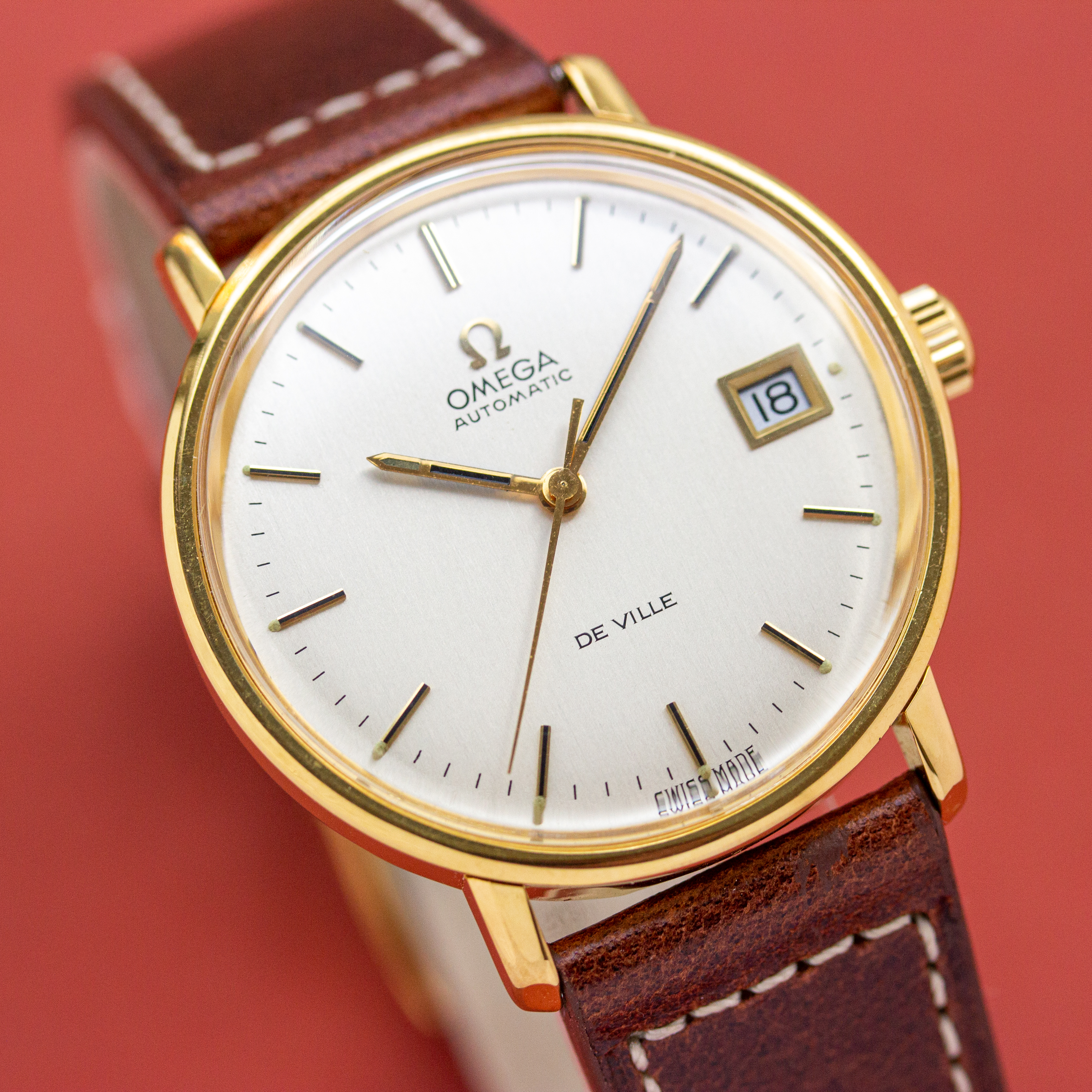 Vue de Omega De Ville Automatic Date réf 166.0066