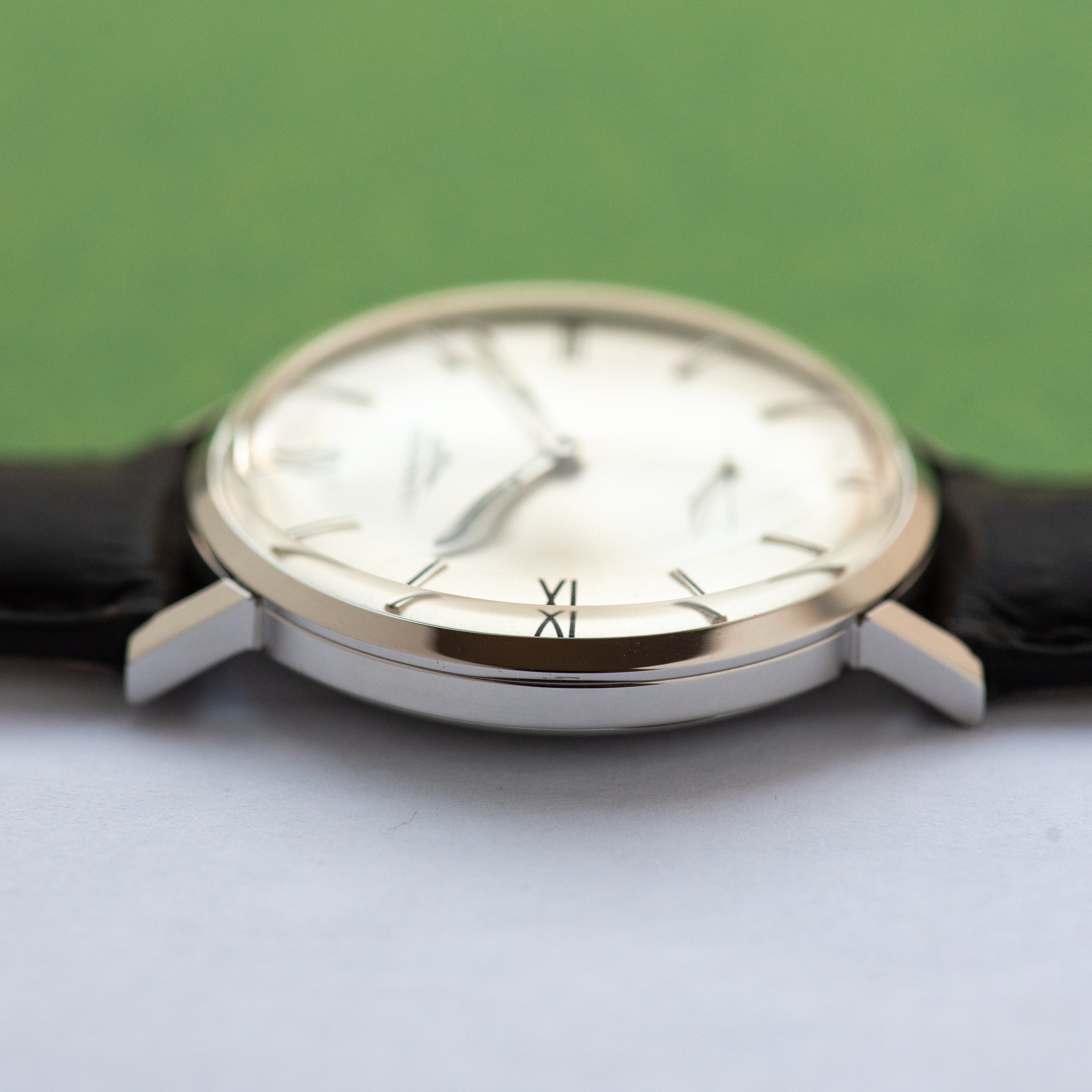 Vue de Longines Dress Watch Roman Numerals Cal 30L Réf 7855