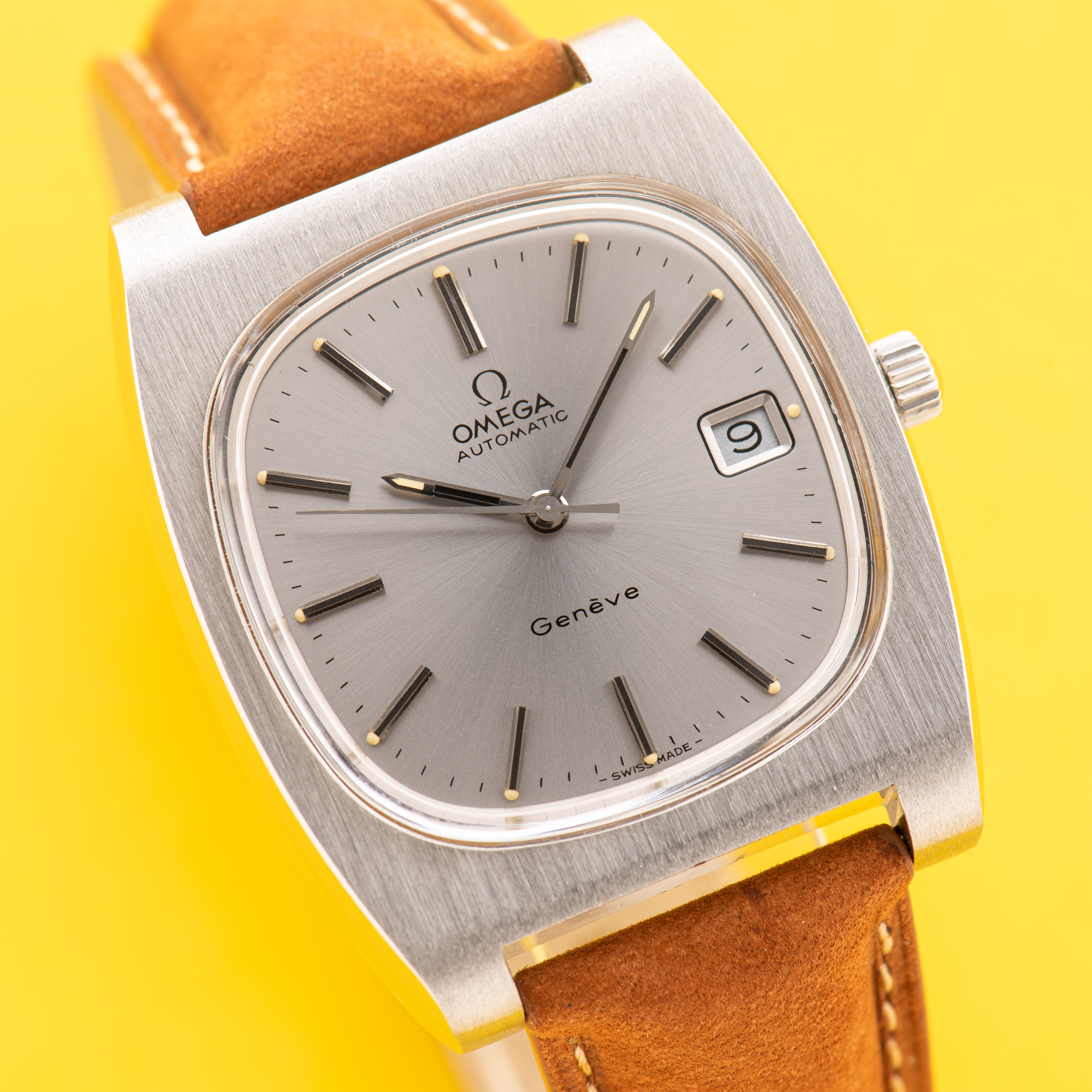 Vue de Omega Genève Automatic Date Square TV from 1974 Réf 166.0190
