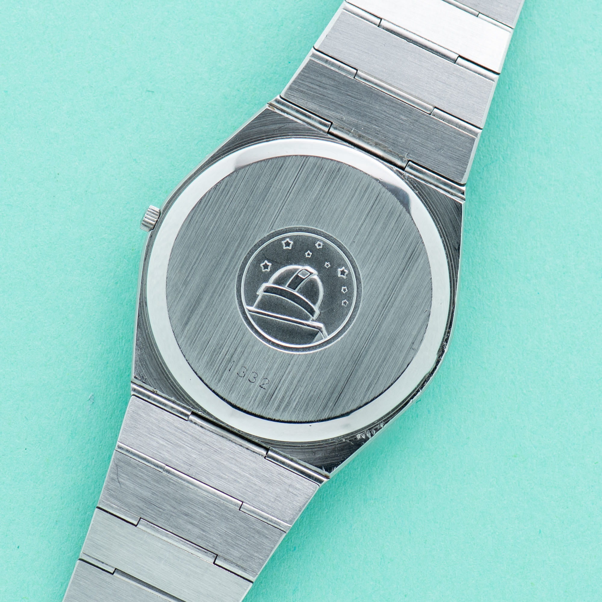 Zicht op Omega Constellation Quartz Marine 'Porthole' Super Rare cal 1332 Réf 396.0147