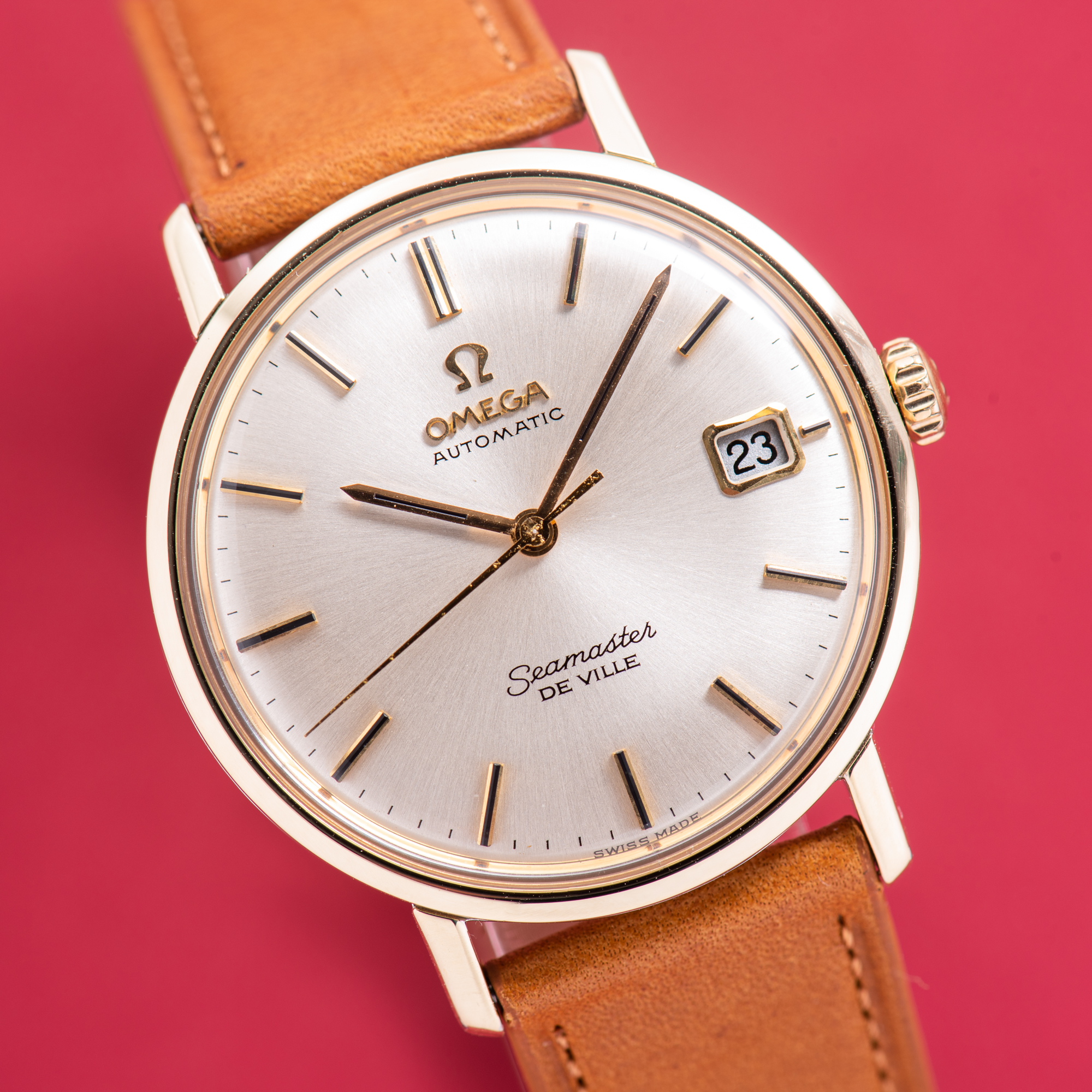 Vue de Omega Seamaster De Ville Date Automatic Gold/Steel Réf 166.020