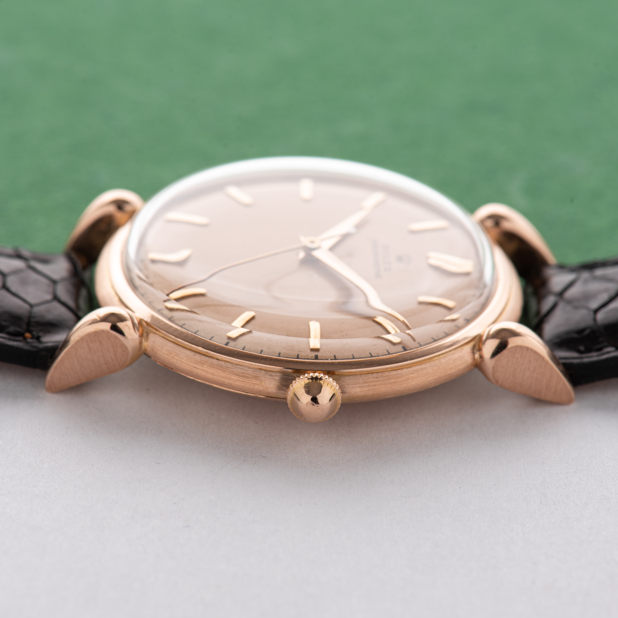 Zicht op Rolex Roze Chronometer op roze goud Rosé 18K Oversize Jumbo Teardrop Ref 4364
