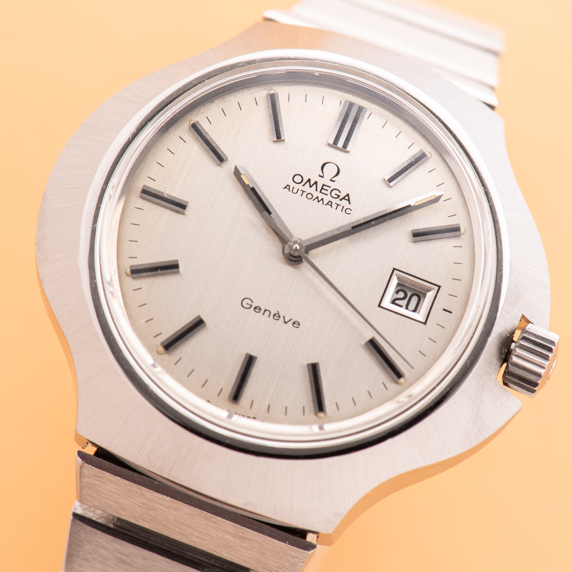 Vue de Omega Genève Stingray Cobra Automatic Date from 1972 Réf 166.121