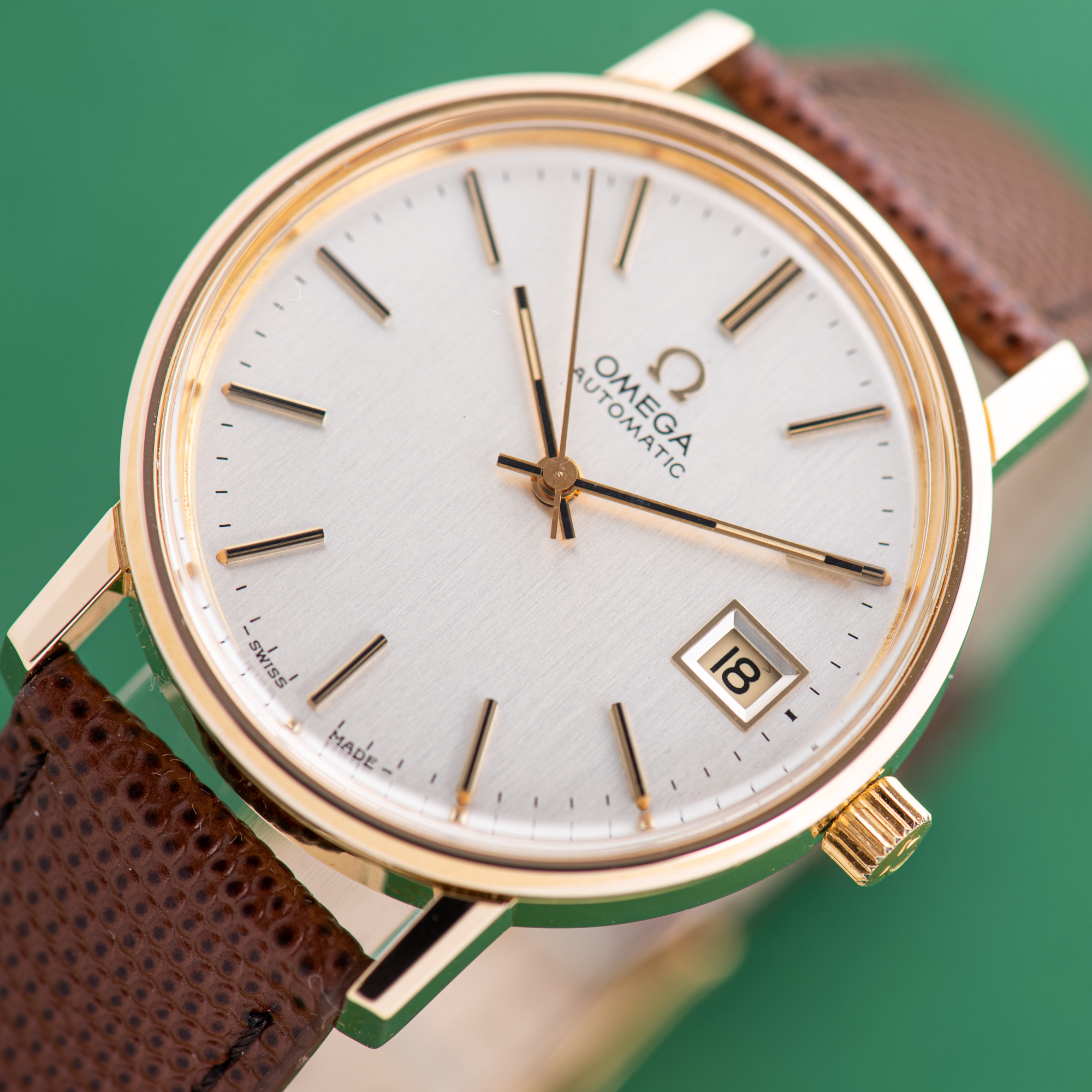View of Omega Automatic Date From 1978 Réf 166.0202