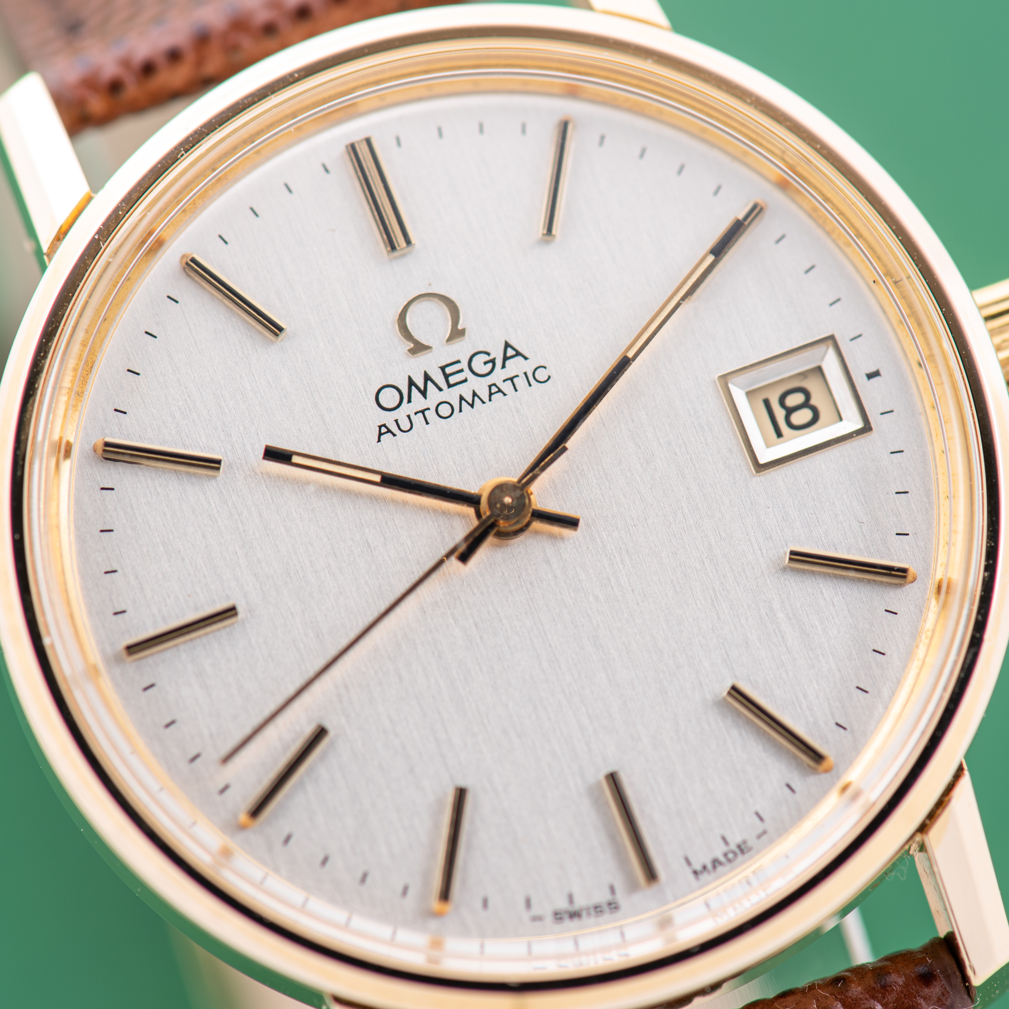 View of Omega Automatic Date From 1978 Réf 166.0202